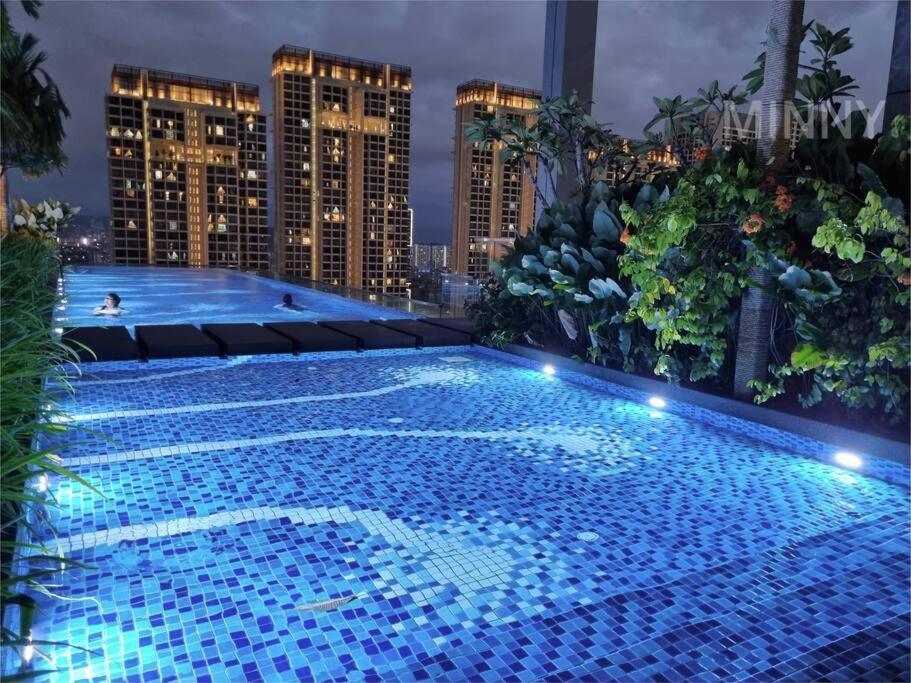 1 Min walk to Pavilion2 I King Size Sky Pool