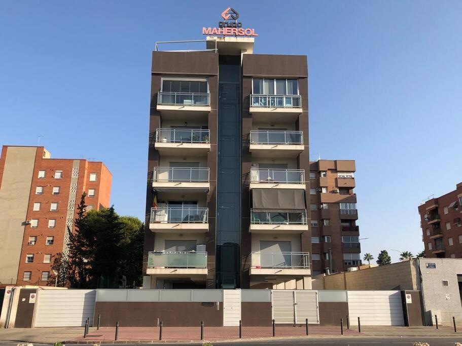 Apartamento céntrico con plaza de garaje y piscina