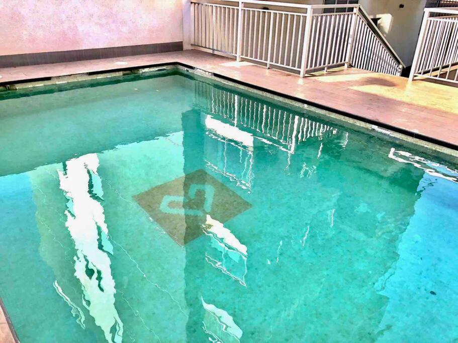 Apartamento céntrico con plaza de garaje y piscina