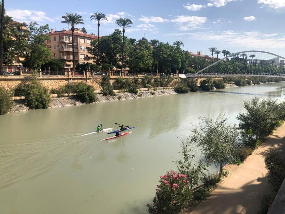 Apartamento céntrico con plaza de garaje y piscina