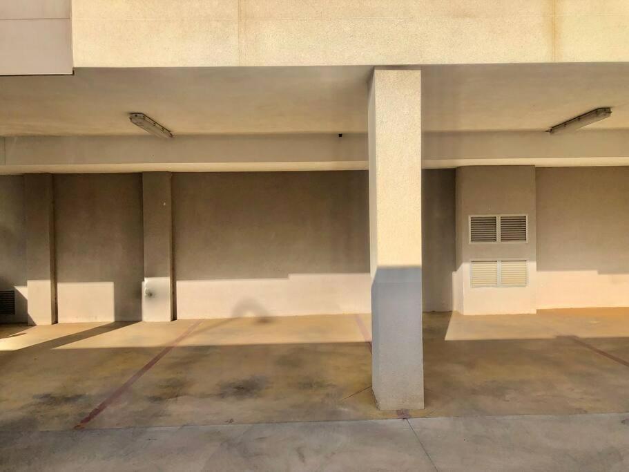 Apartamento céntrico con plaza de garaje y piscina