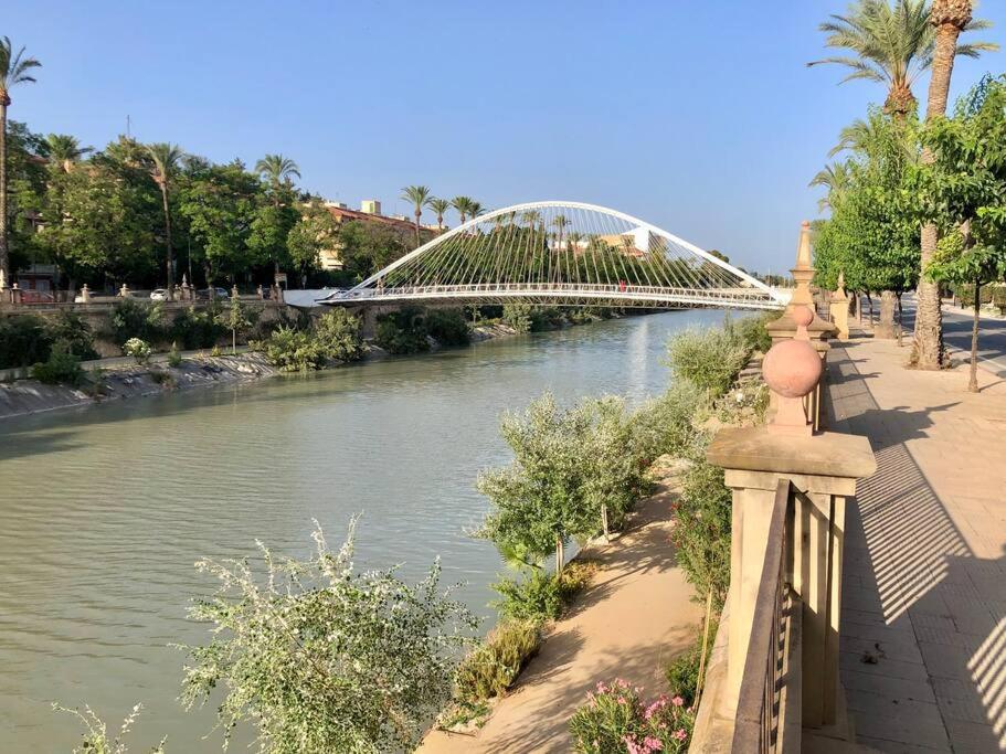 Apartamento céntrico con plaza de garaje y piscina