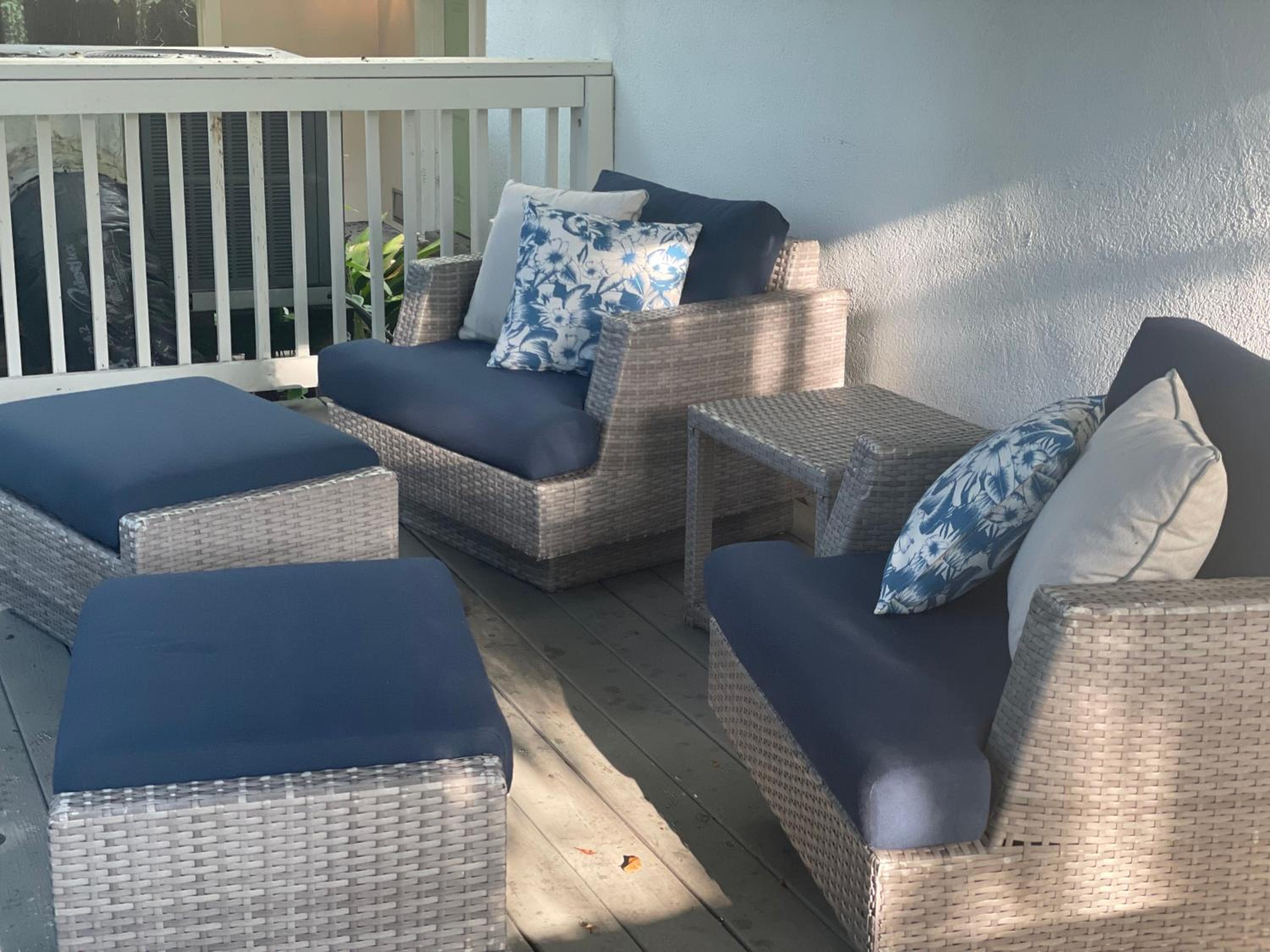 Spacious renovated 4br downtown home w firepit sleeps 8+ view 2