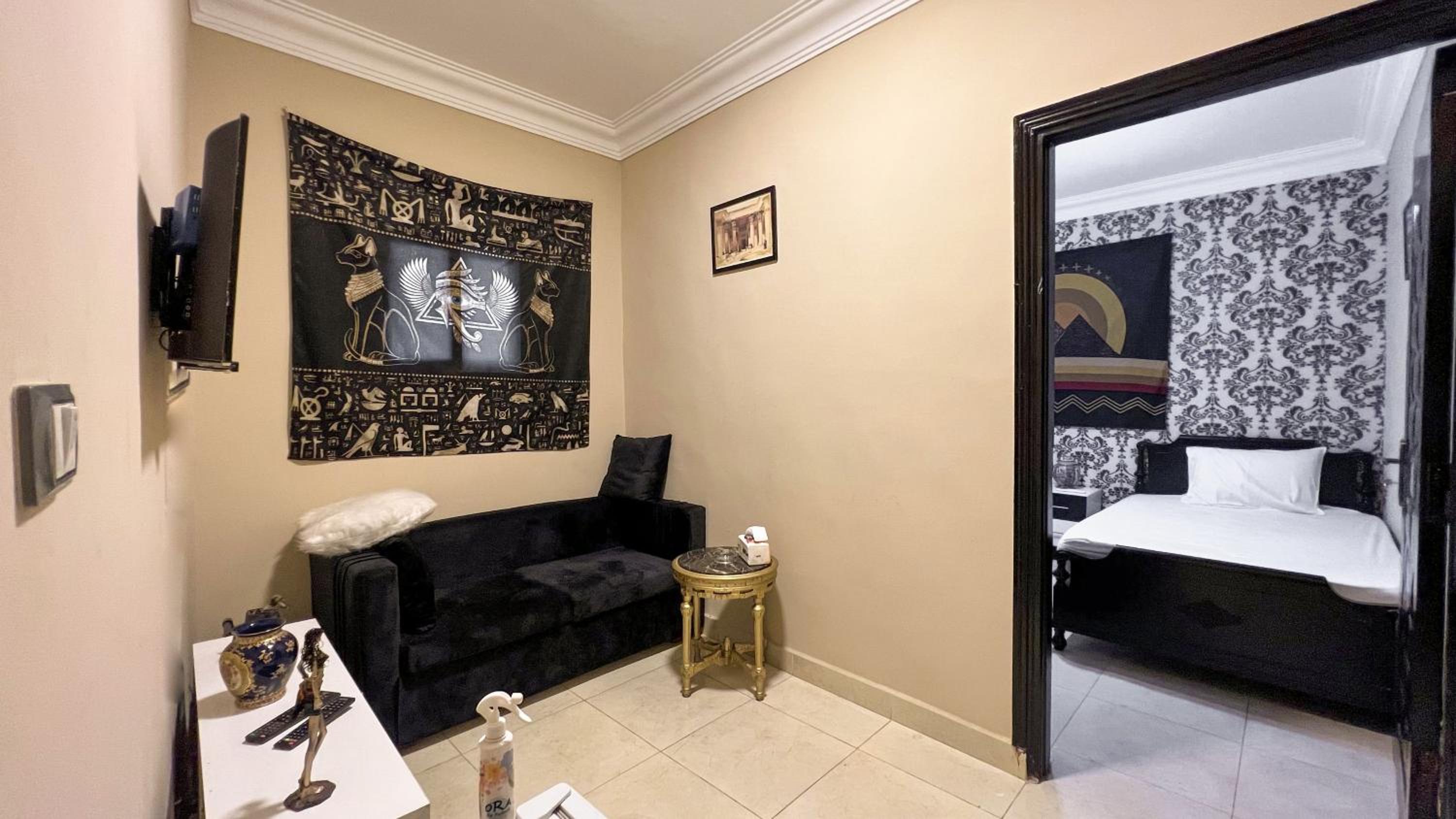 Osiris pyramids view inn