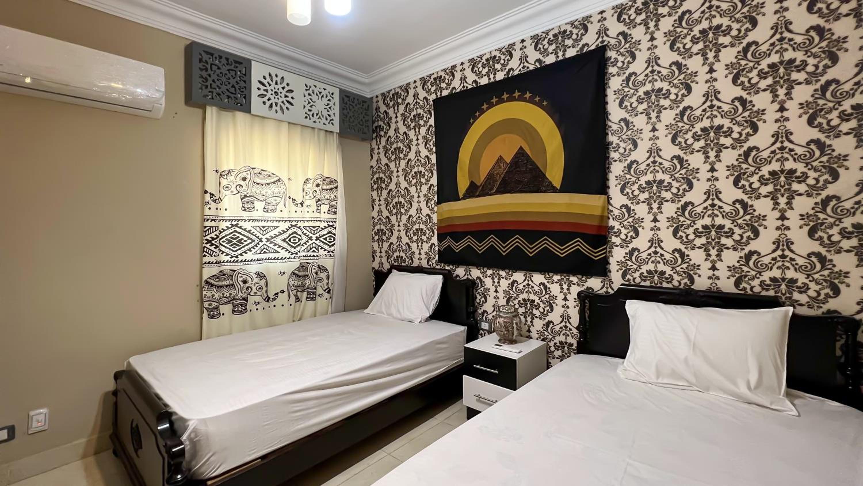 Osiris pyramids view inn