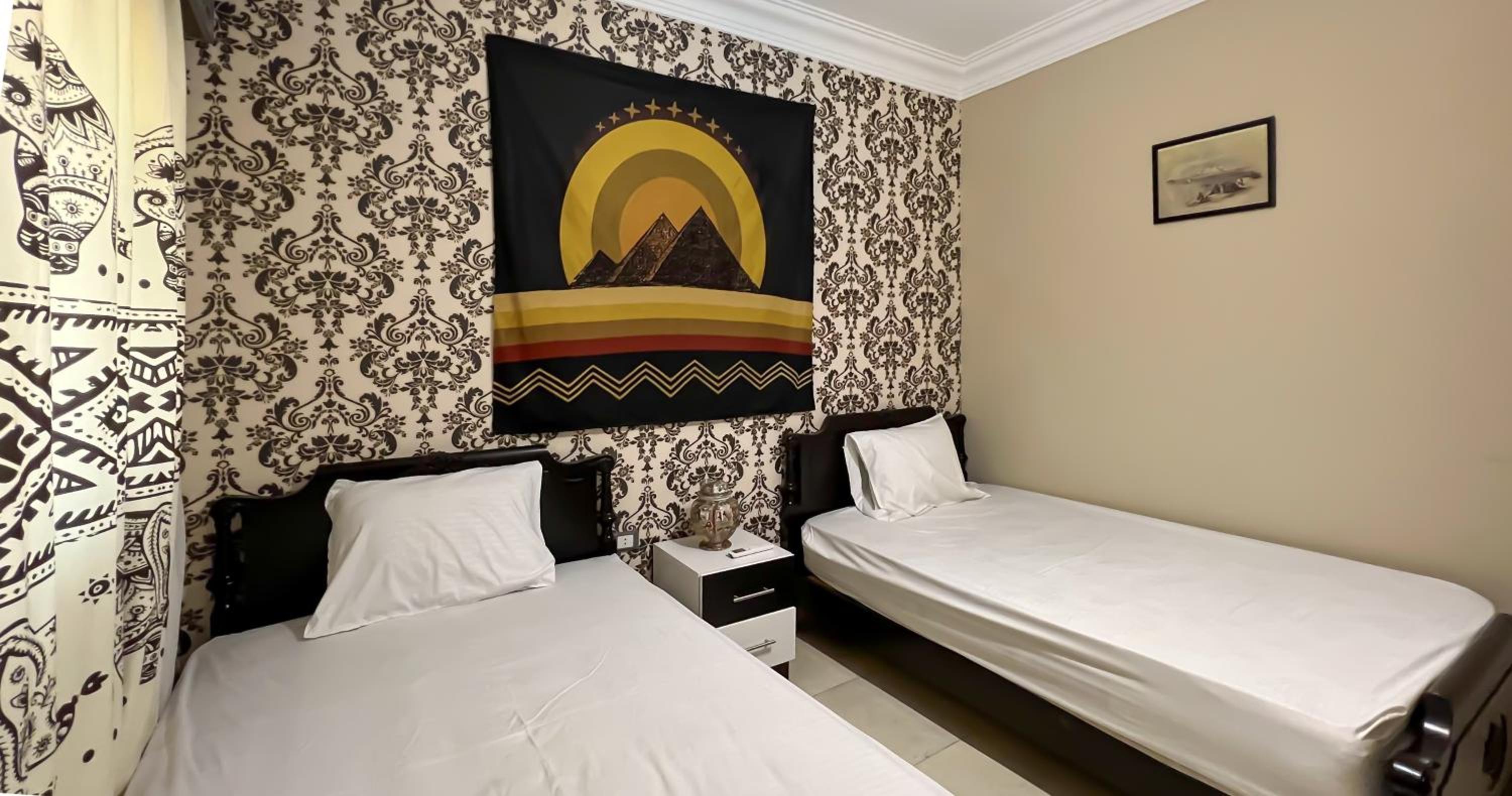 Osiris pyramids view inn