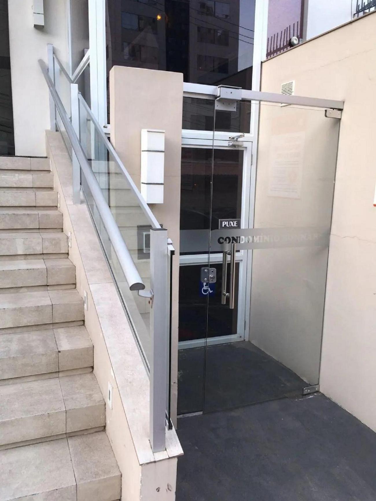 Apto climatizado -garagem