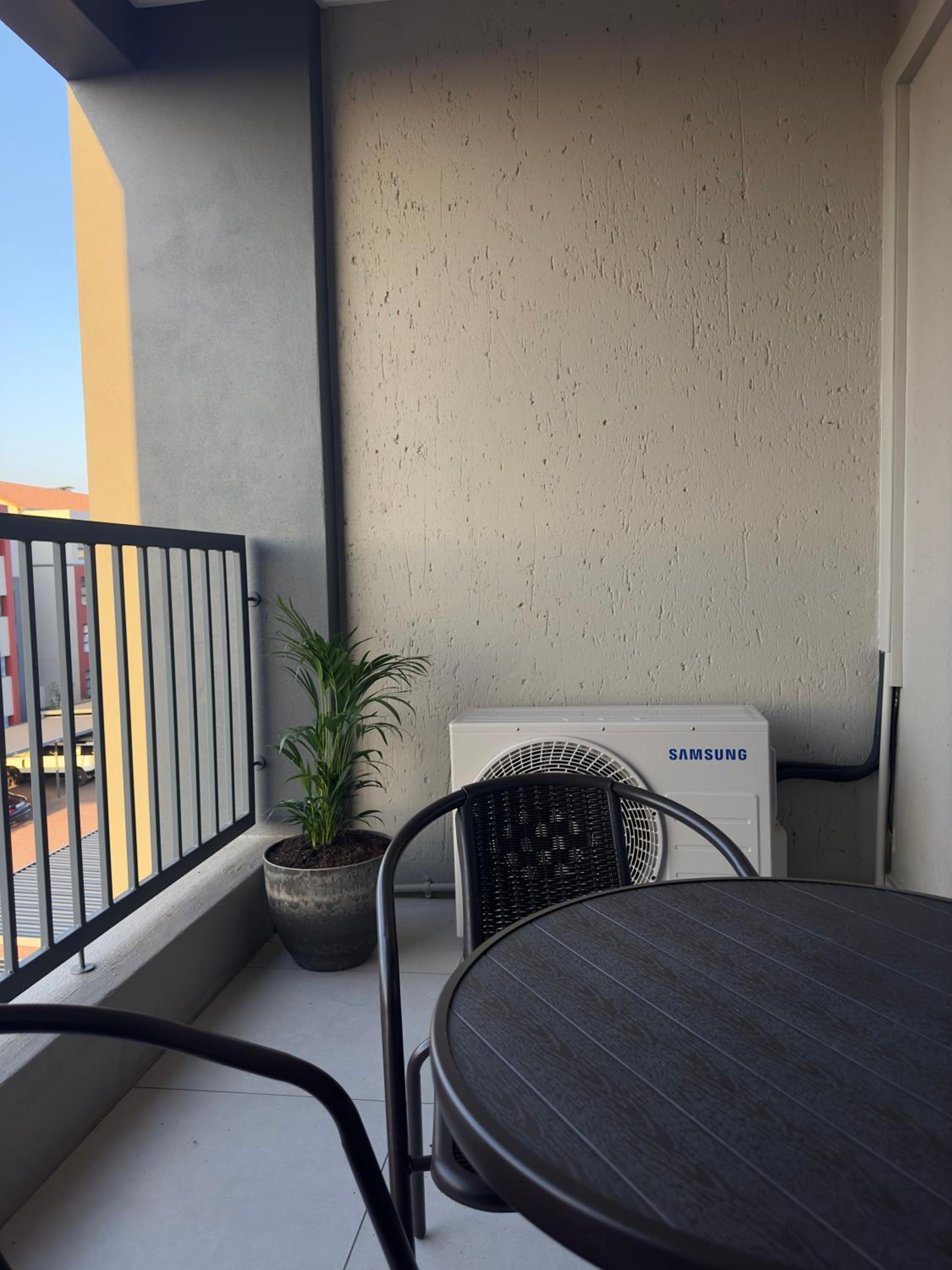 Luxurious sandton apartment with Inverter