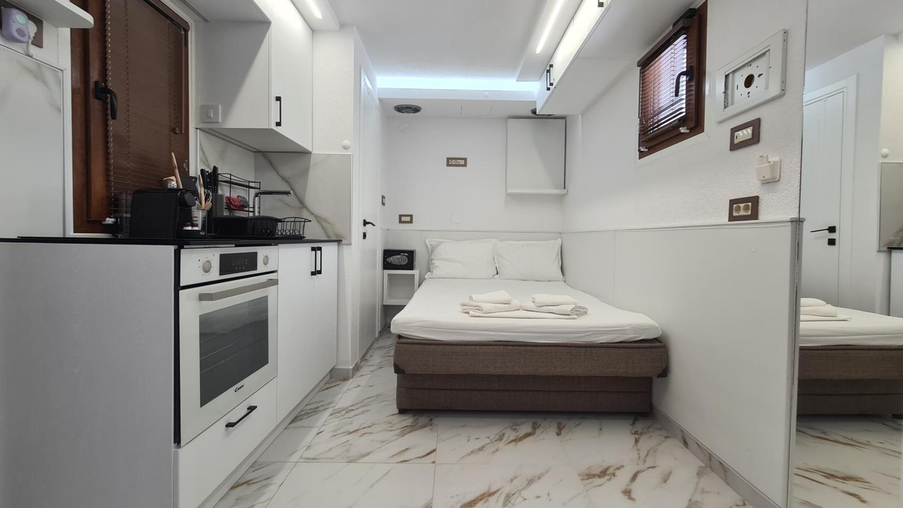 Sunny Mountain Apartments Ierissos Greece