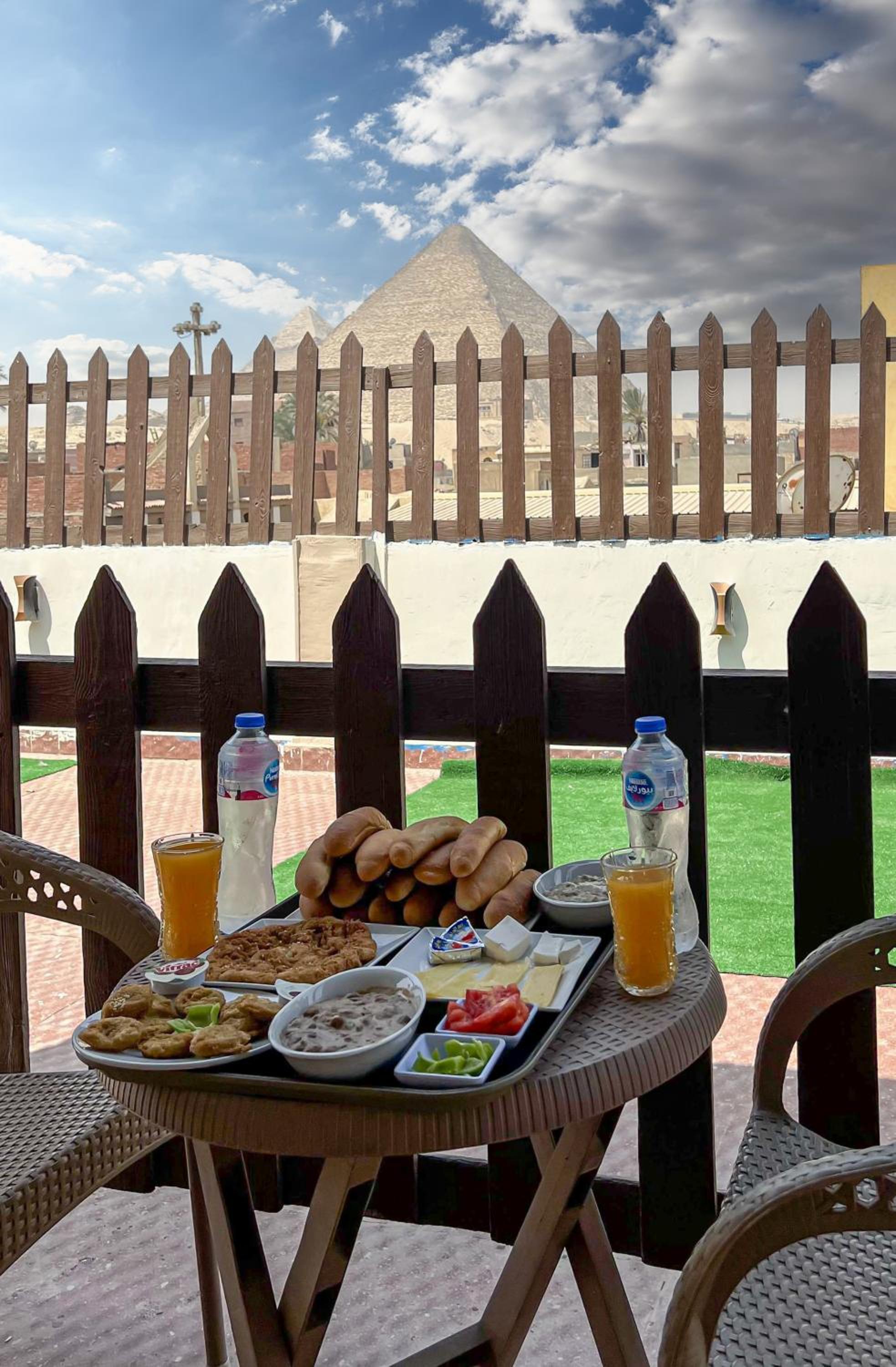Osiris pyramids view inn