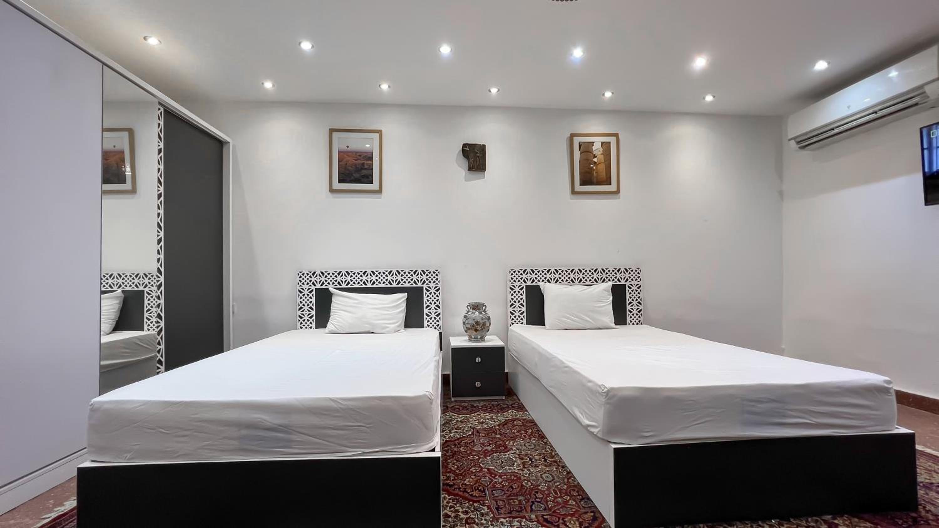 Osiris pyramids view inn
