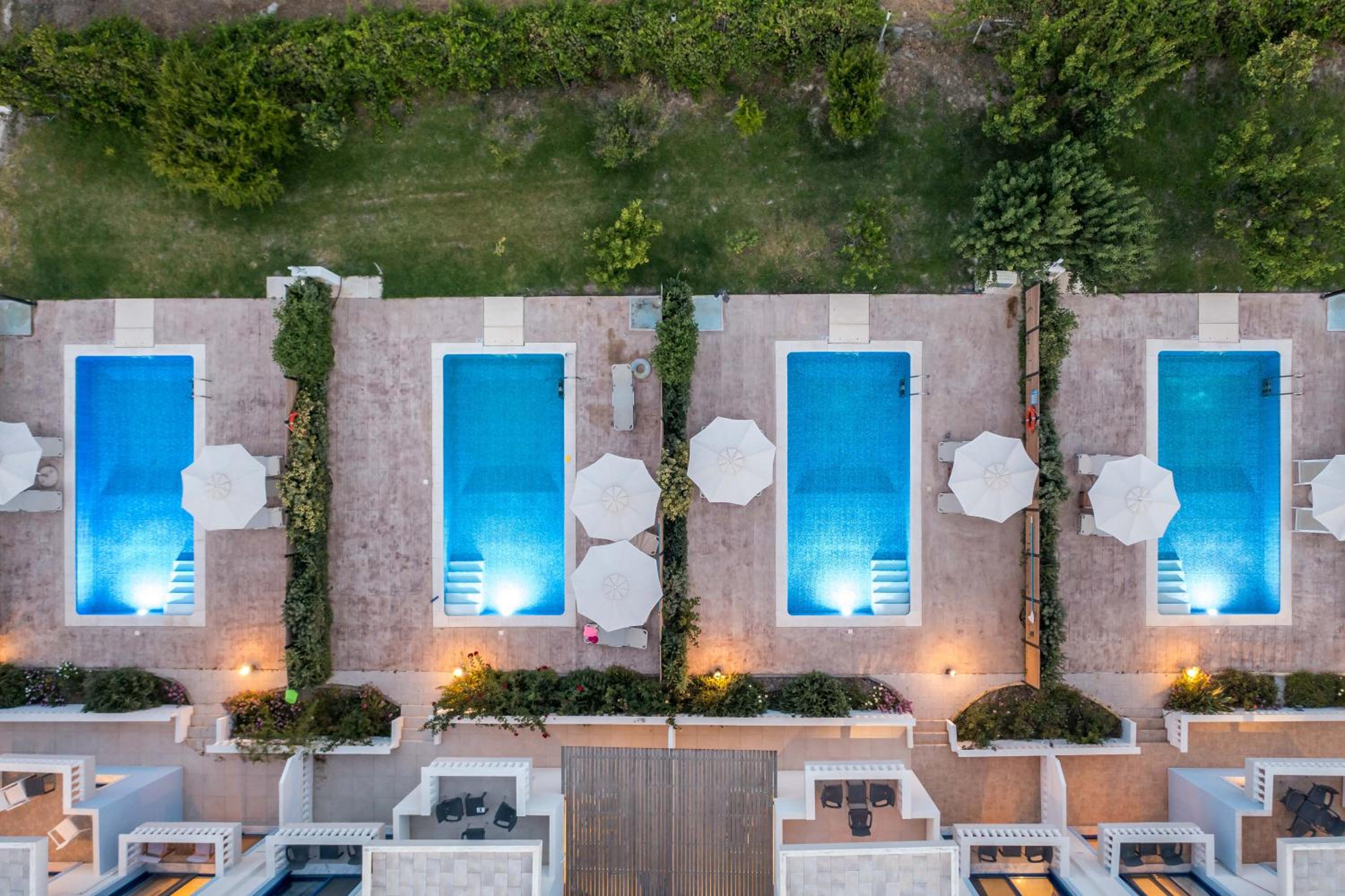 RITA MARE seafront villas heated Pools view 2