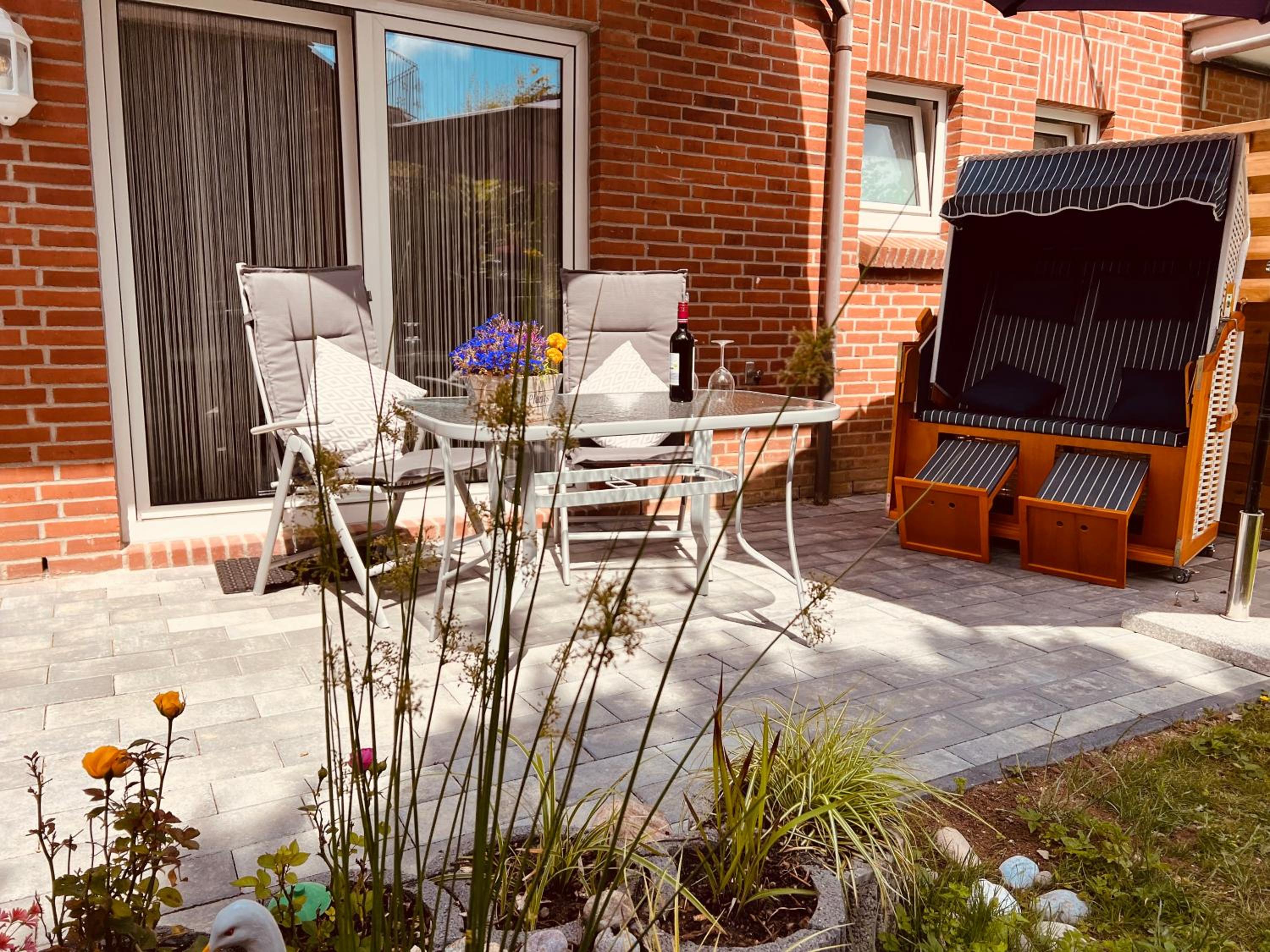 SeeLund - Meeresrauschen lauschen - ruhiges sonniges Apartment mit Garten und Terrasse nahe Strand und Ostsee