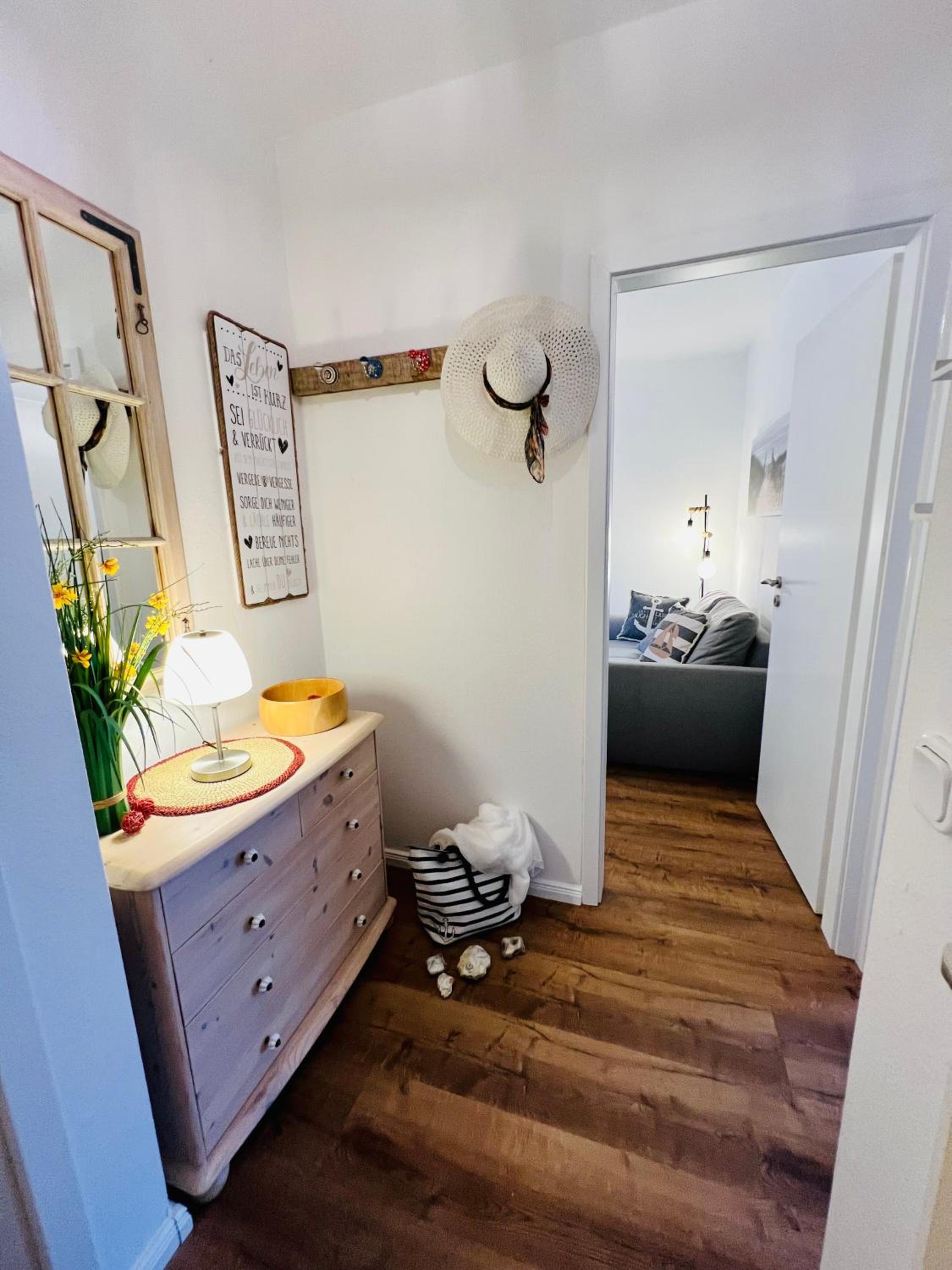 SeeLund - Meeresrauschen lauschen - ruhiges sonniges Apartment mit Garten und Terrasse nahe Strand und Ostsee
