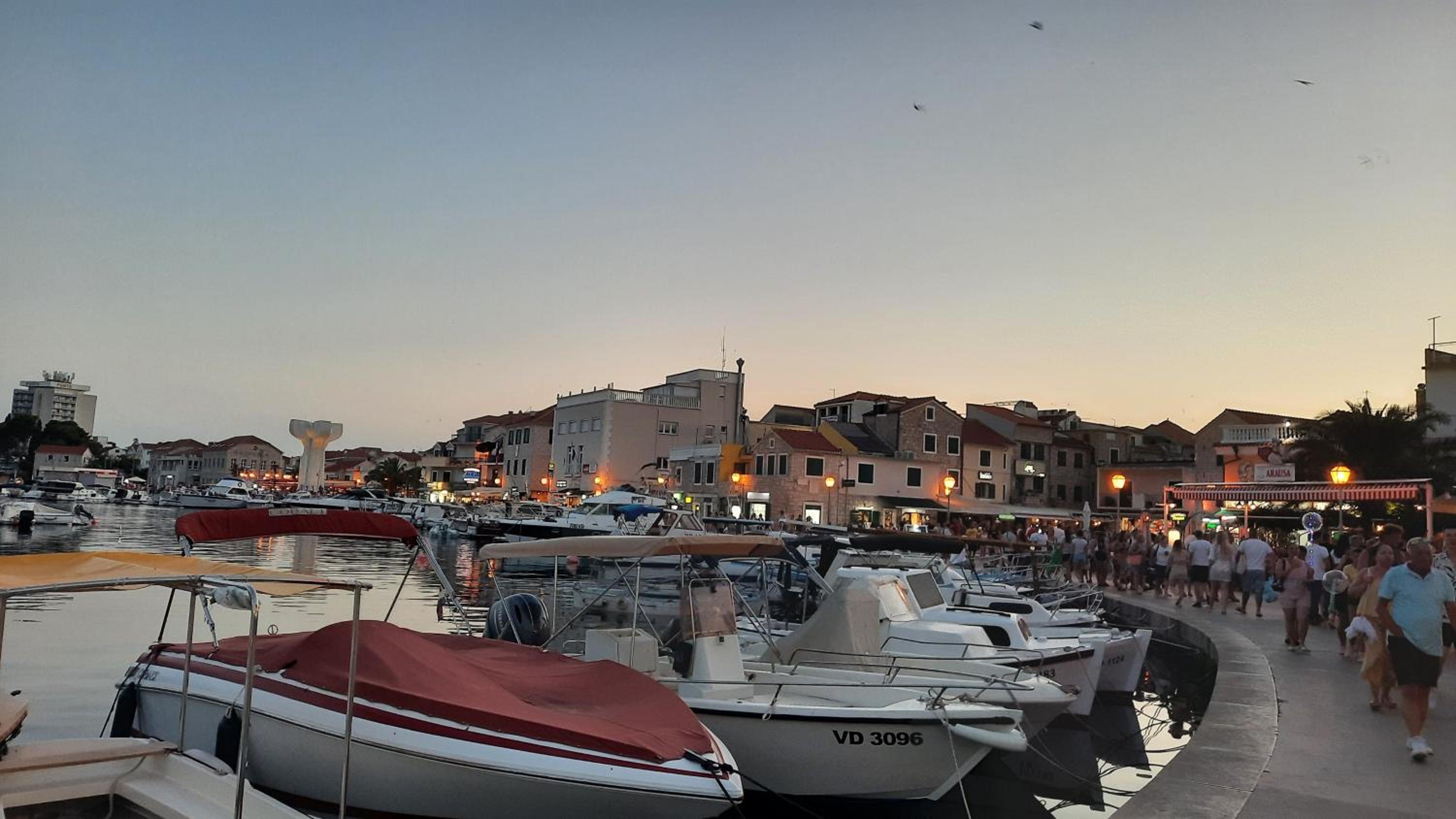 Luxury Apartments Marina View