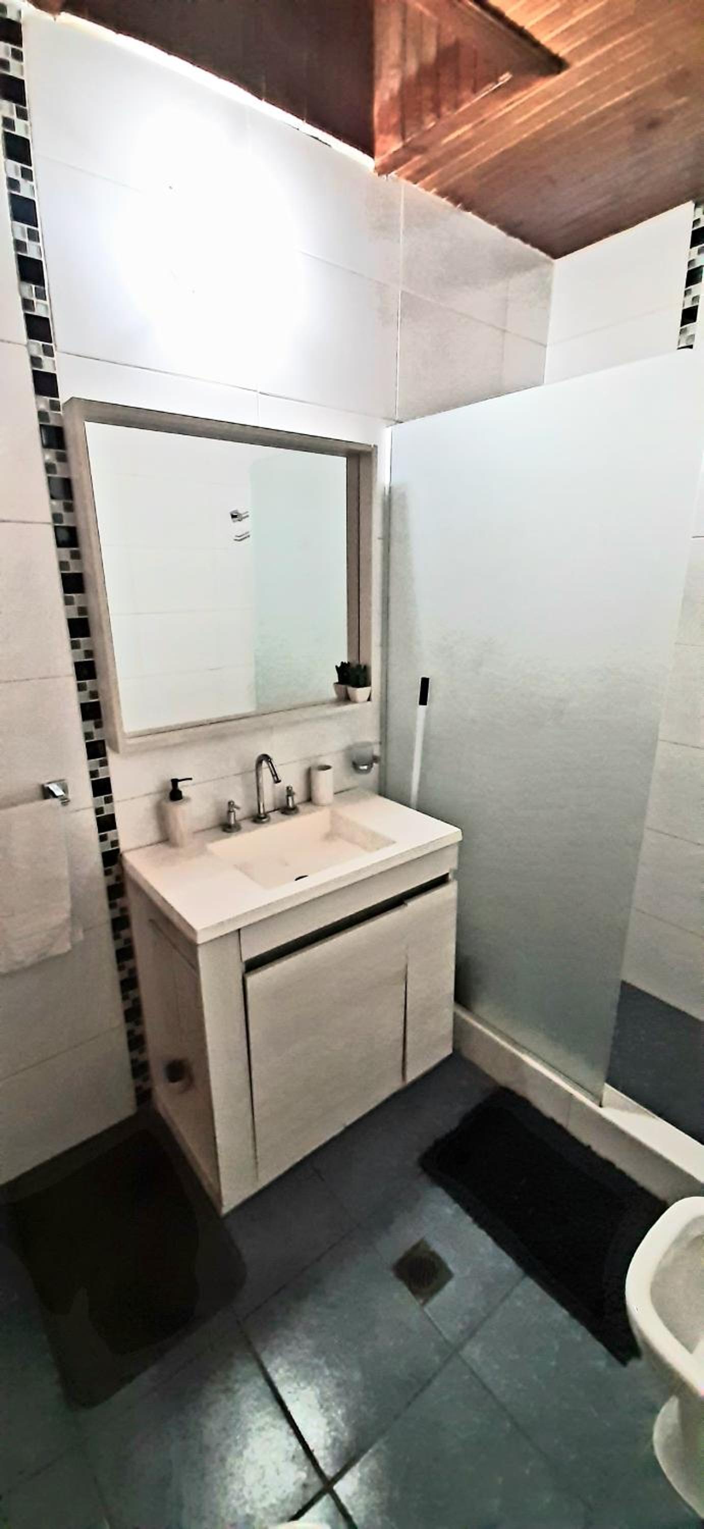 Casa Ideal en Mendoza Centro, Autocheckin, Patio con Parrilla y Parking privado Gratis a 100 mts