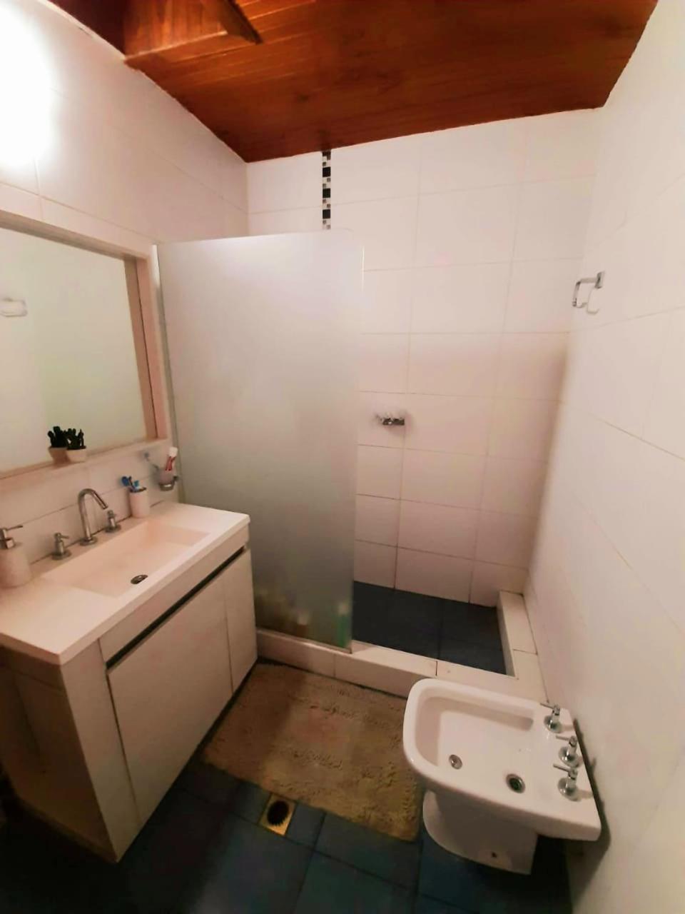 Casa Ideal en Mendoza Centro, Autocheckin, Patio con Parrilla y Parking privado Gratis a 100 mts