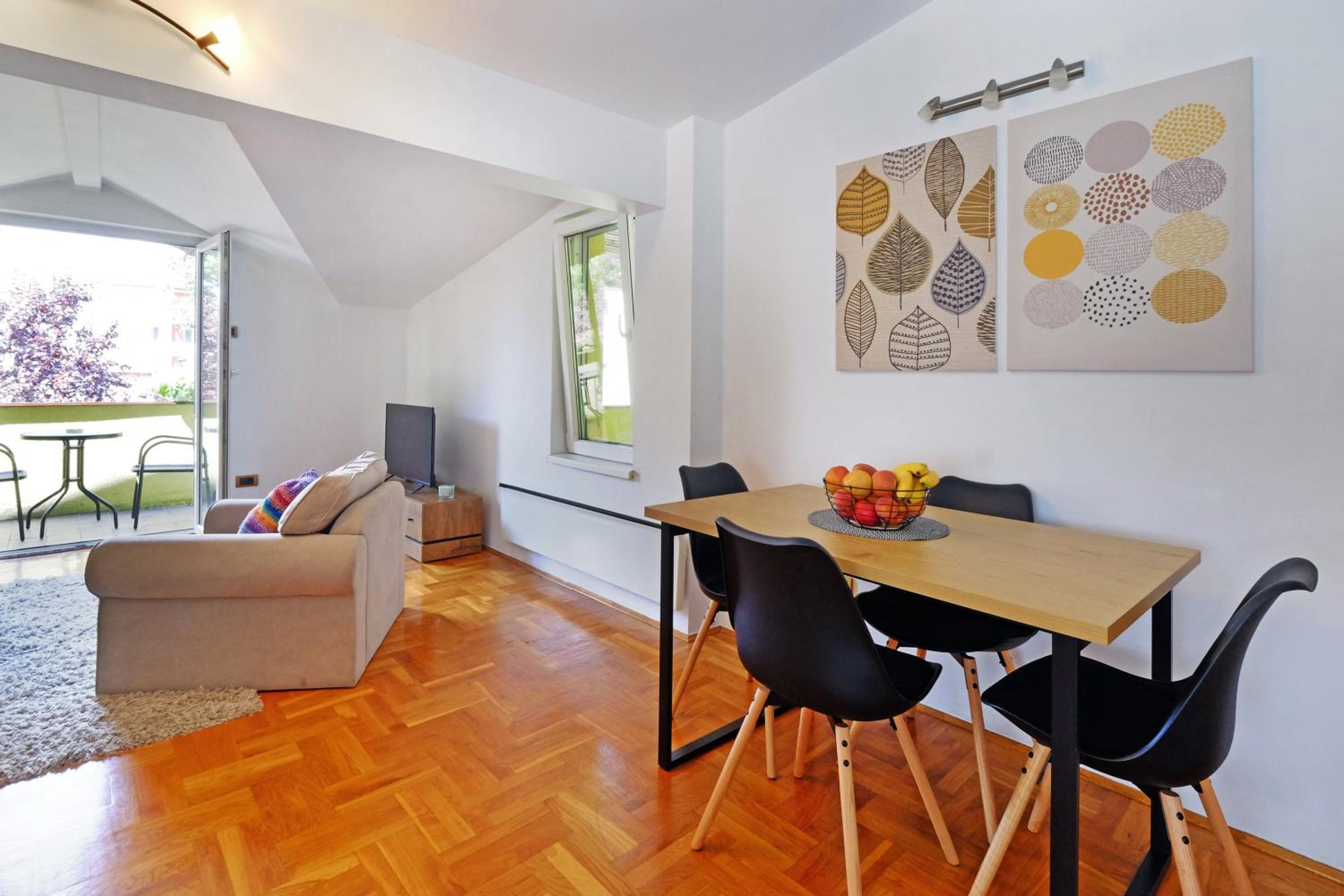 Red Tree Apartment view 4