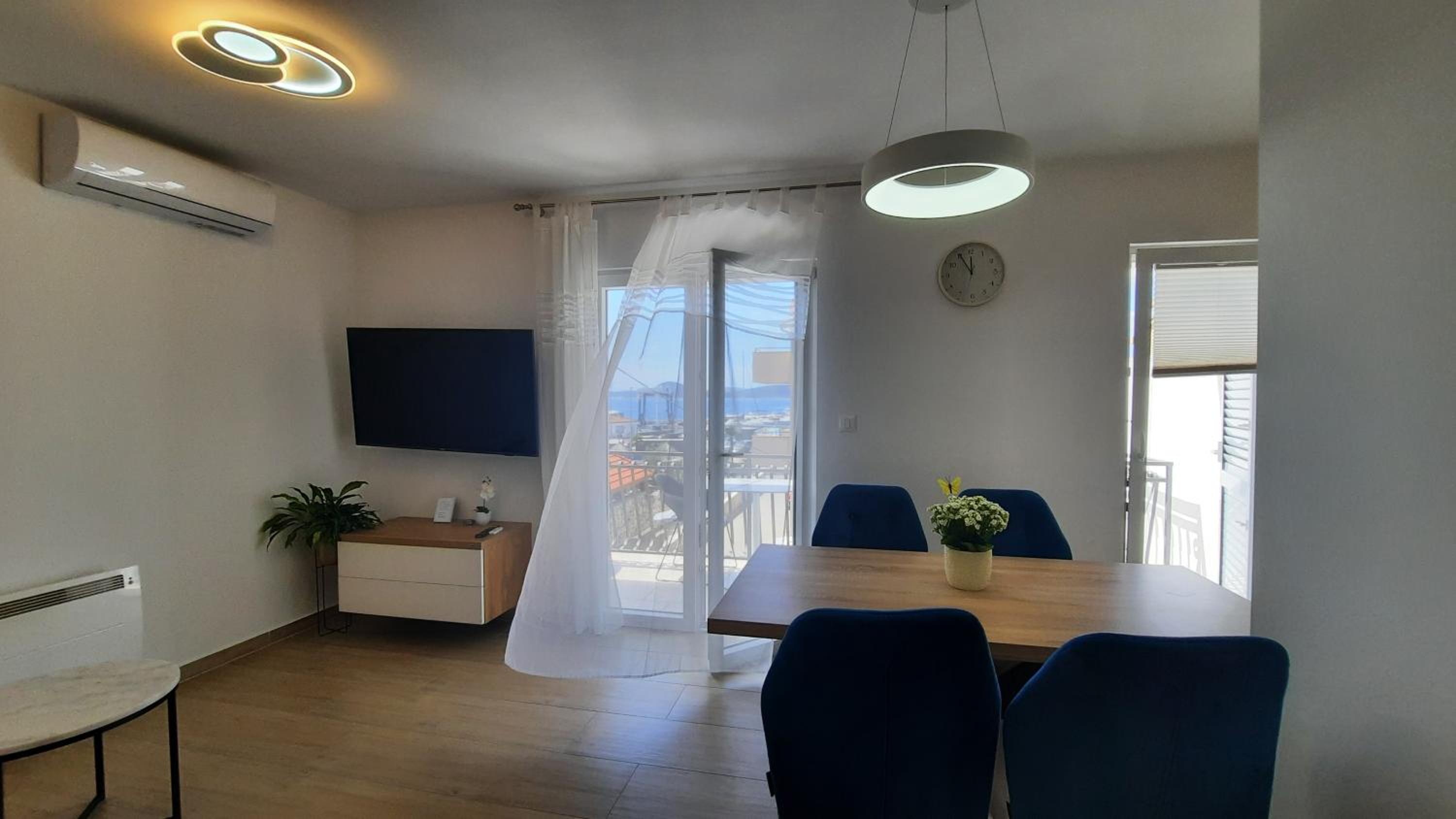 Luxury Apartments Marina View