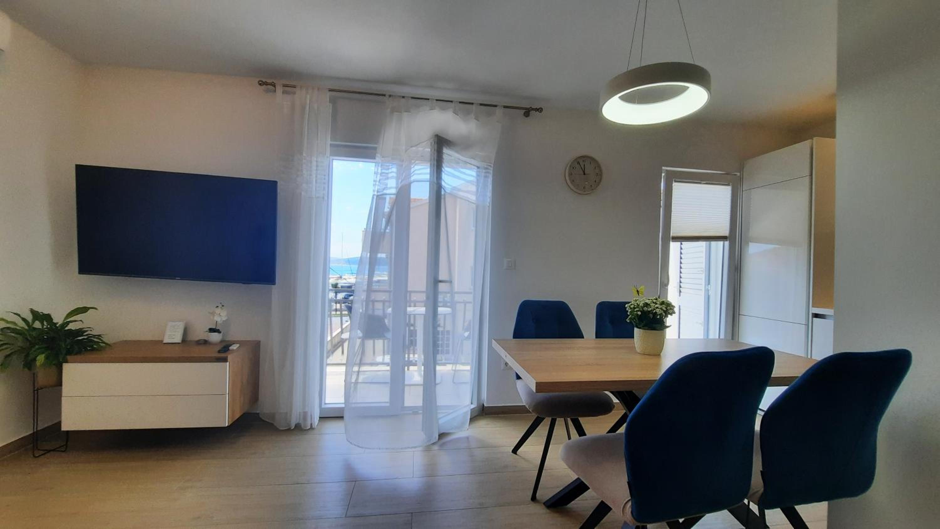 Luxury Apartments Marina View