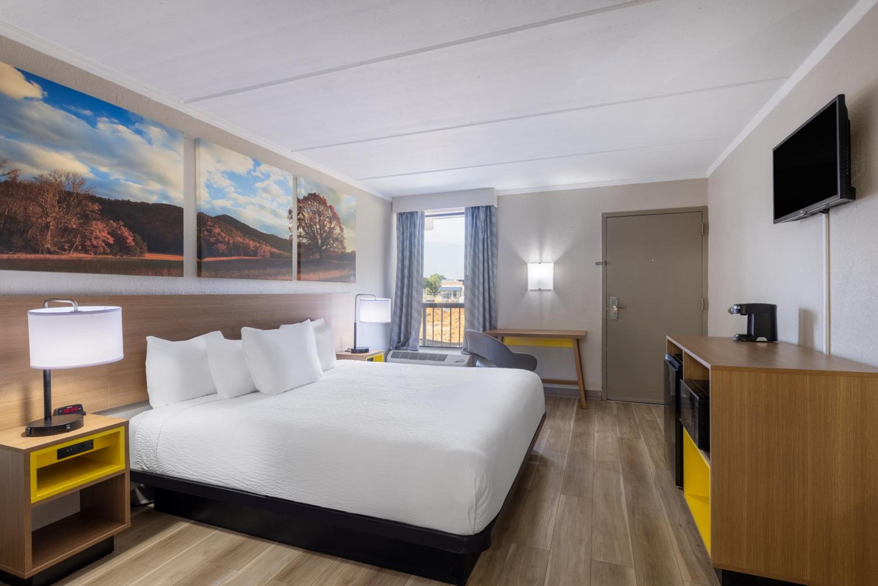 Fayetteville Vacations - Days Inn Suites by Wyndham Fort Bragg/Cross Creek Mall - Property Image 16