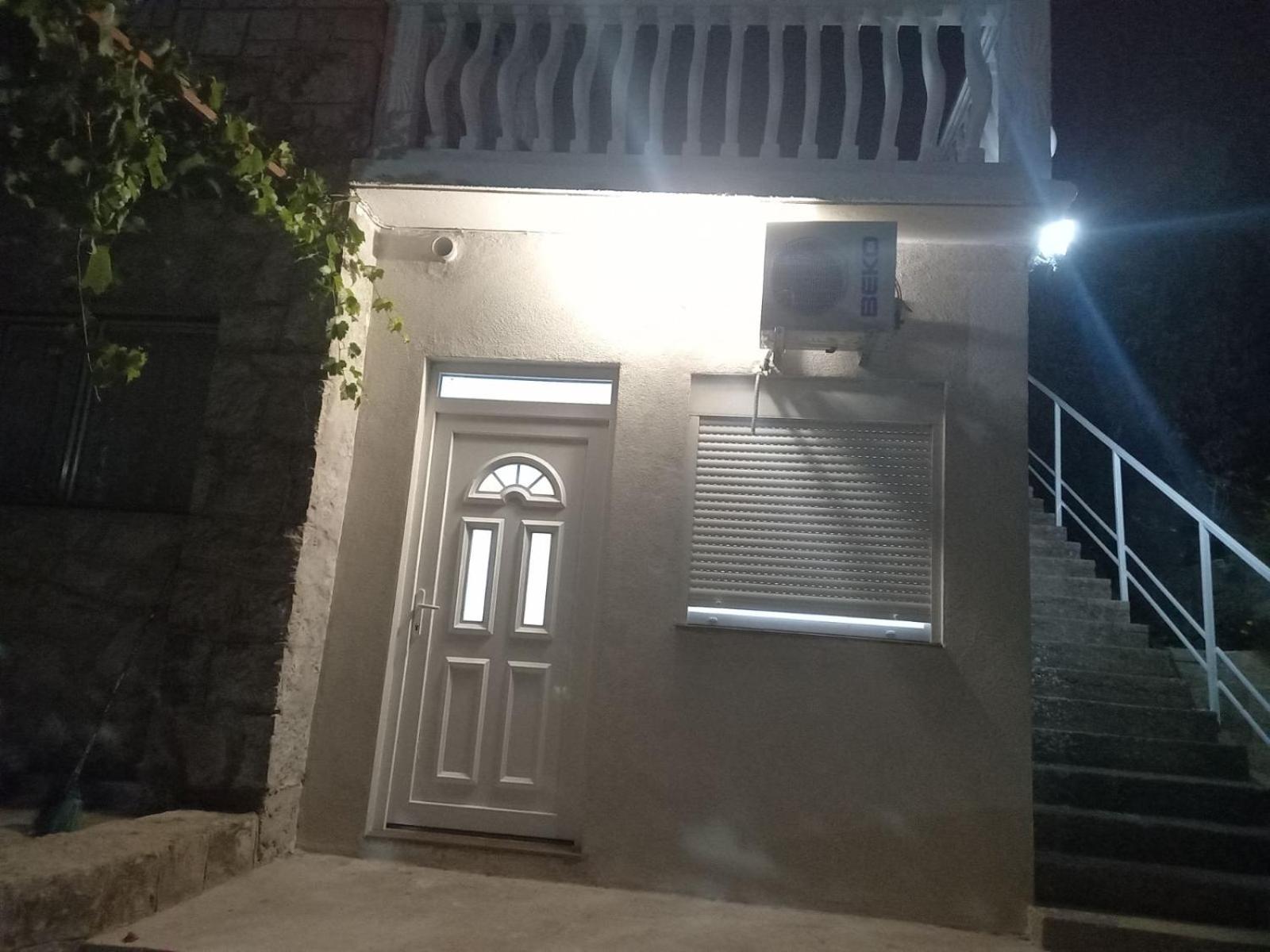 Jovanluka apartman studio nadomak Arslanaginića mosta