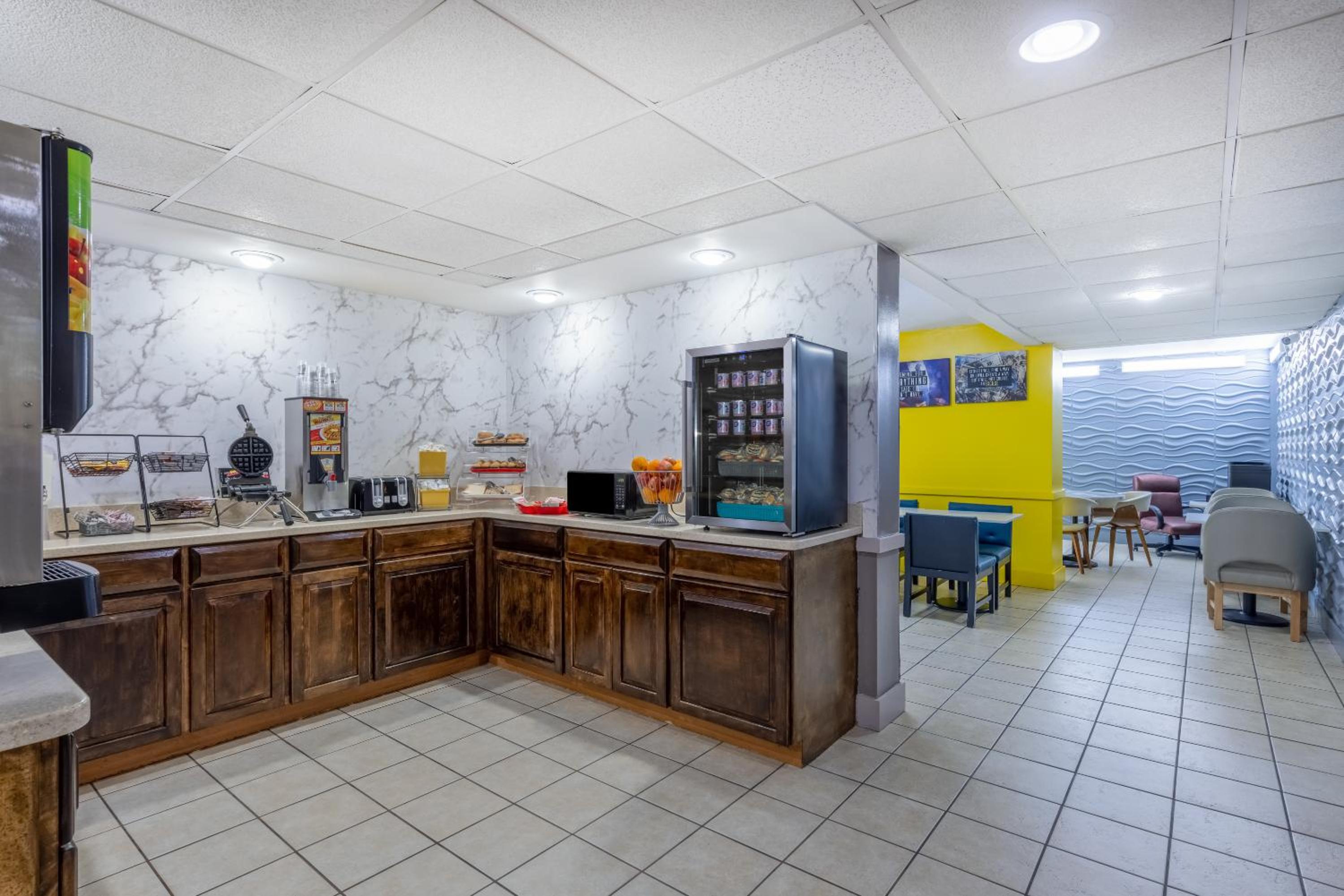 Fayetteville Vacations - Days Inn Suites by Wyndham Fort Bragg/Cross Creek Mall - Property Image 35