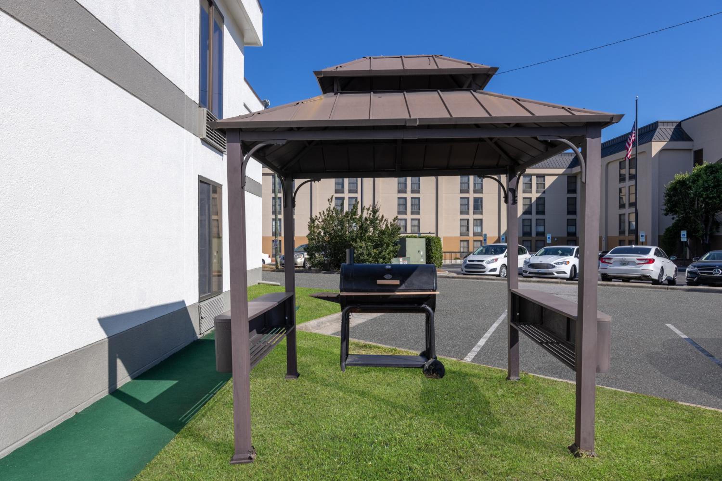 Fayetteville Vacations - Days Inn Suites by Wyndham Fort Bragg/Cross Creek Mall - Property Image 23