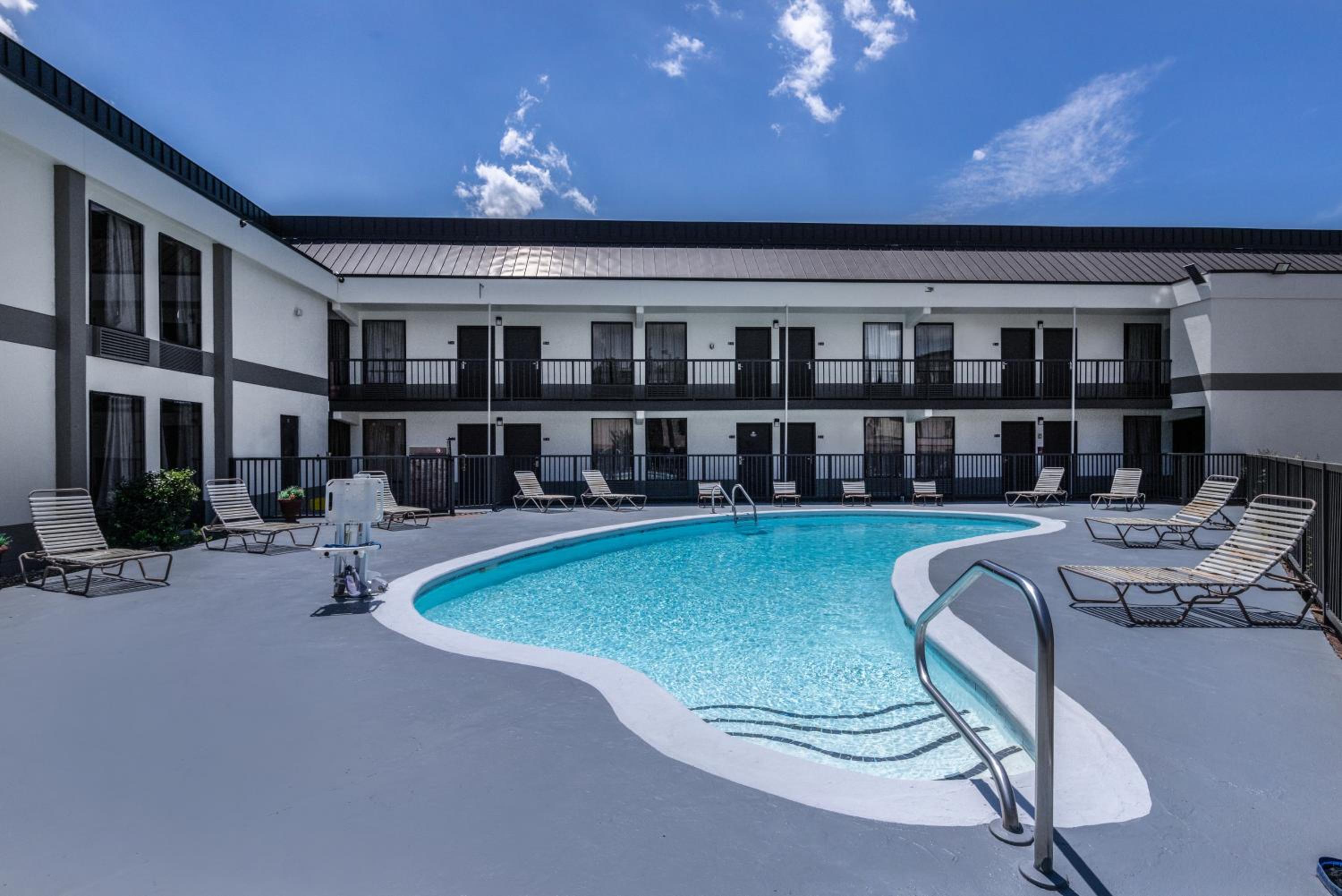 Fayetteville Vacations - Days Inn Suites by Wyndham Fort Bragg/Cross Creek Mall - Property Image 24