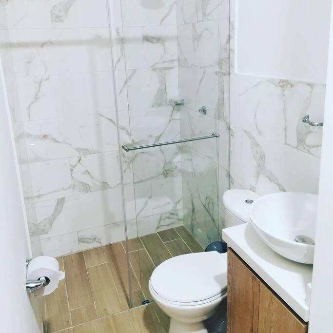Nuevo y lindo apartamento