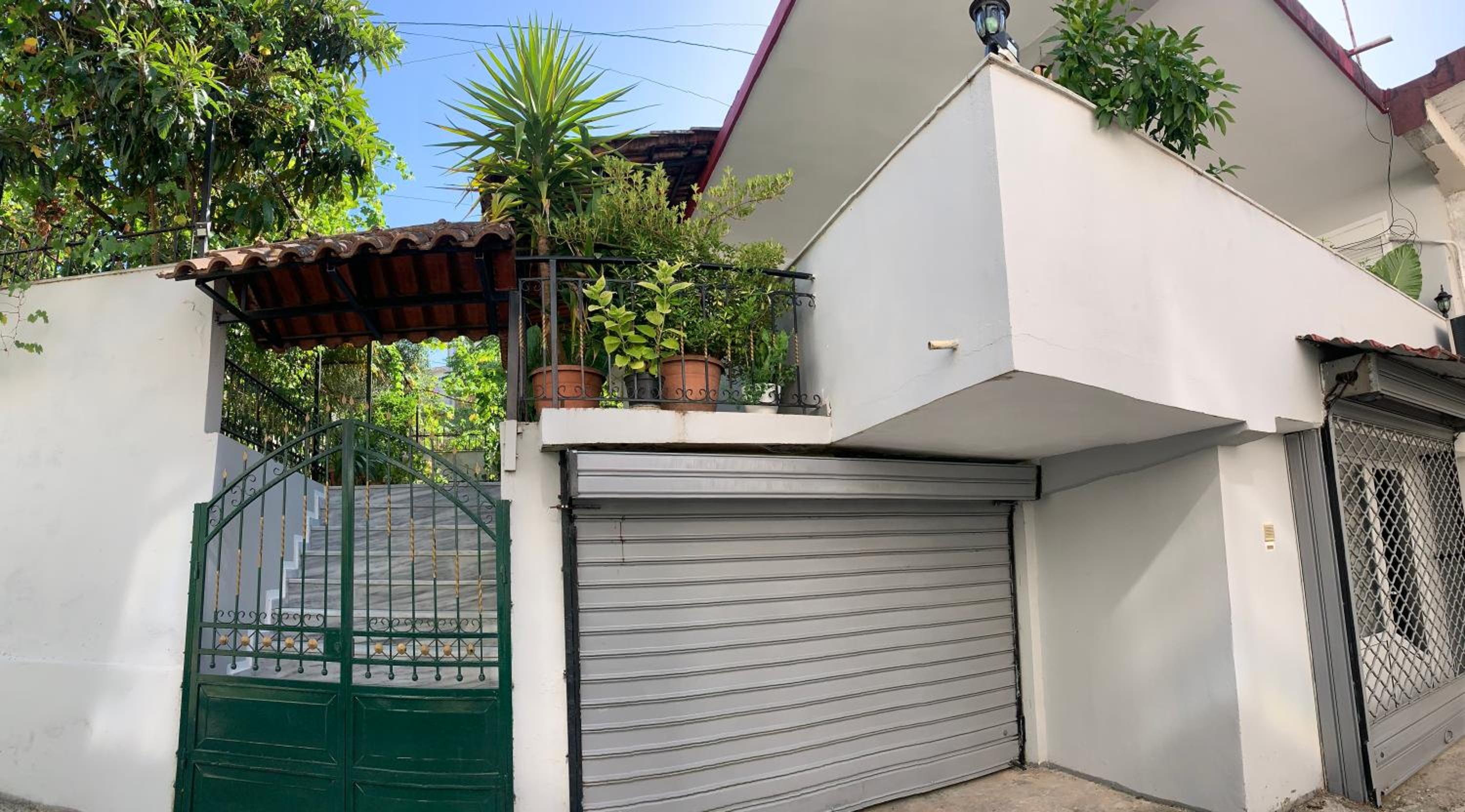 Christina's house with 2 bedrooms and free parking