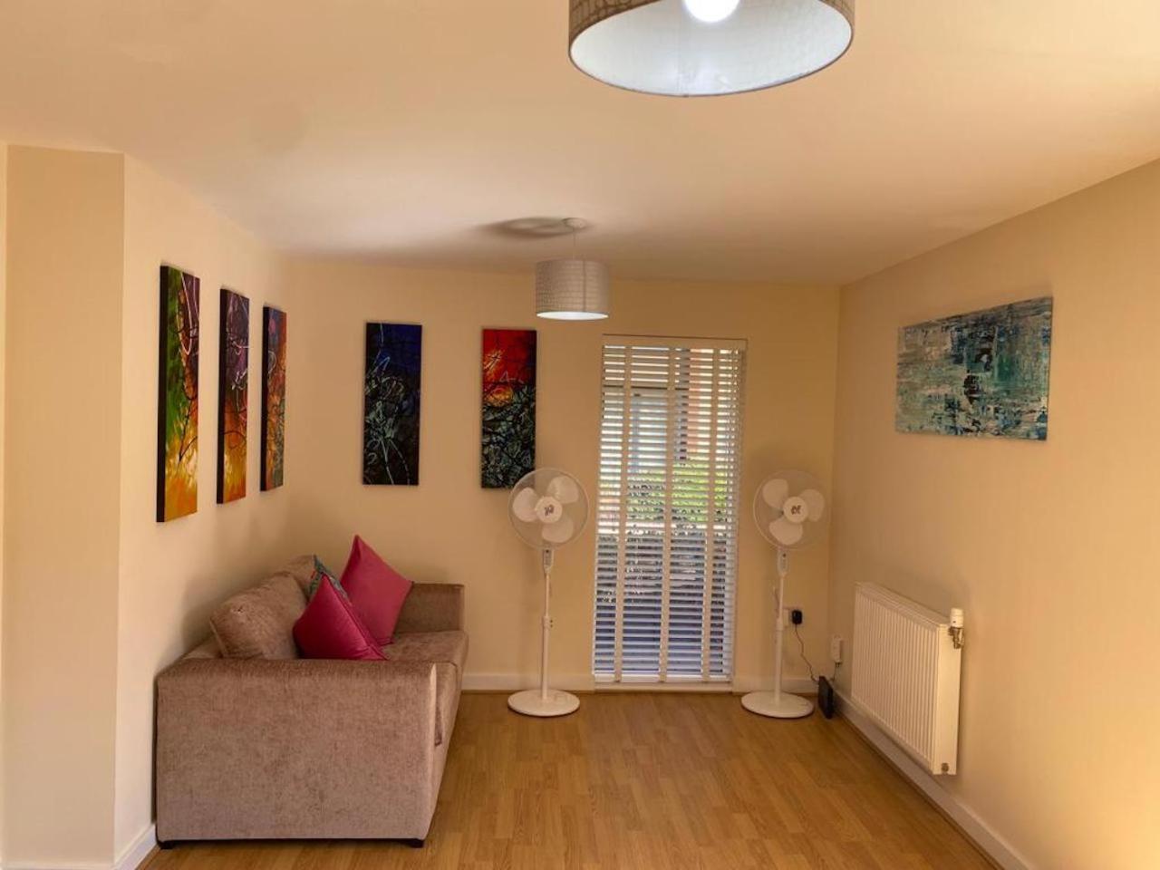 Homely & Warm Trumpington House w Parking, 5 mins drive to Bio Medical Campus, Addenbrooke's & Papworth hospitals view 5