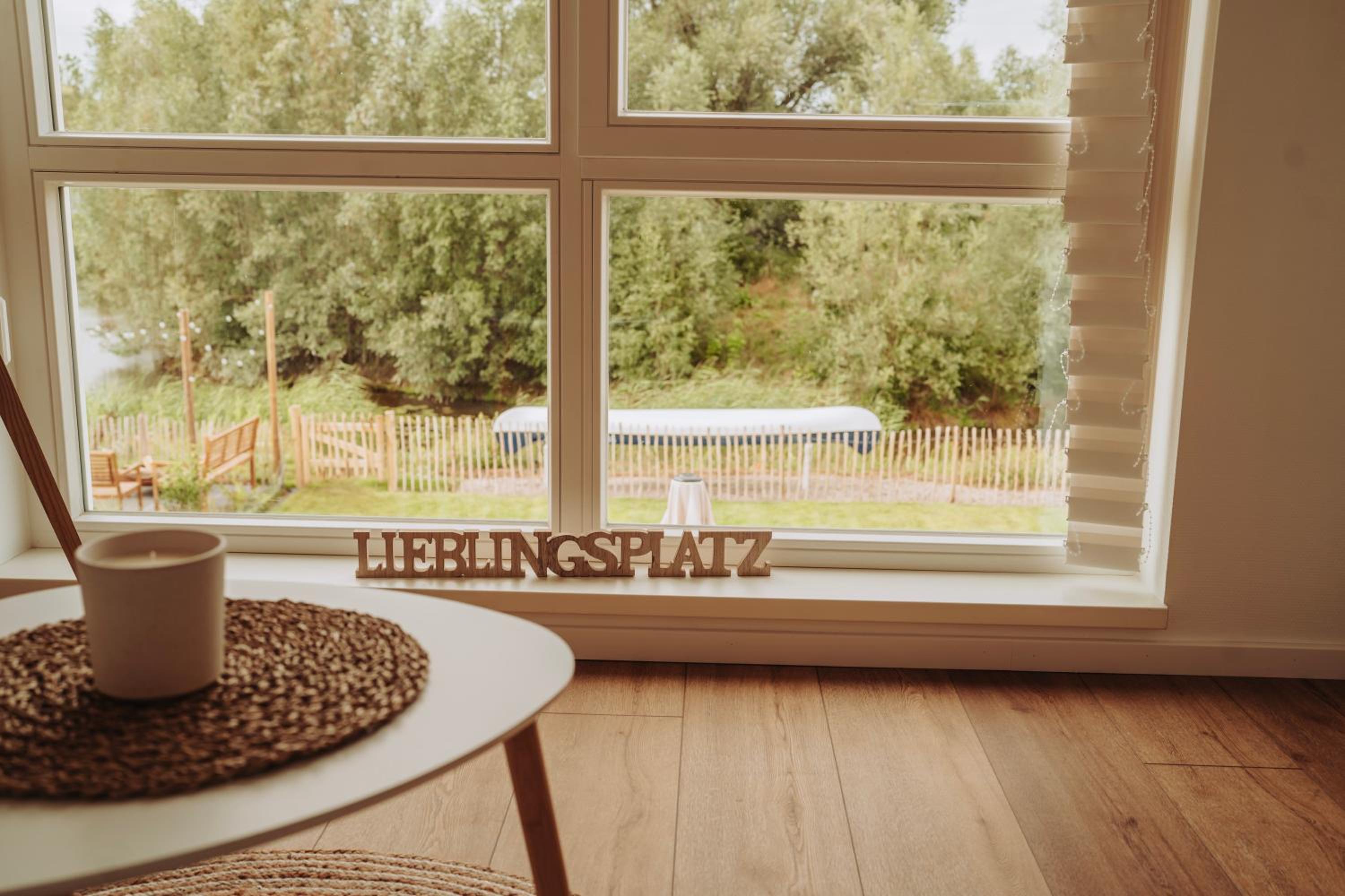 Malerisch am See mit Kamin, Sauna & Whirlpool