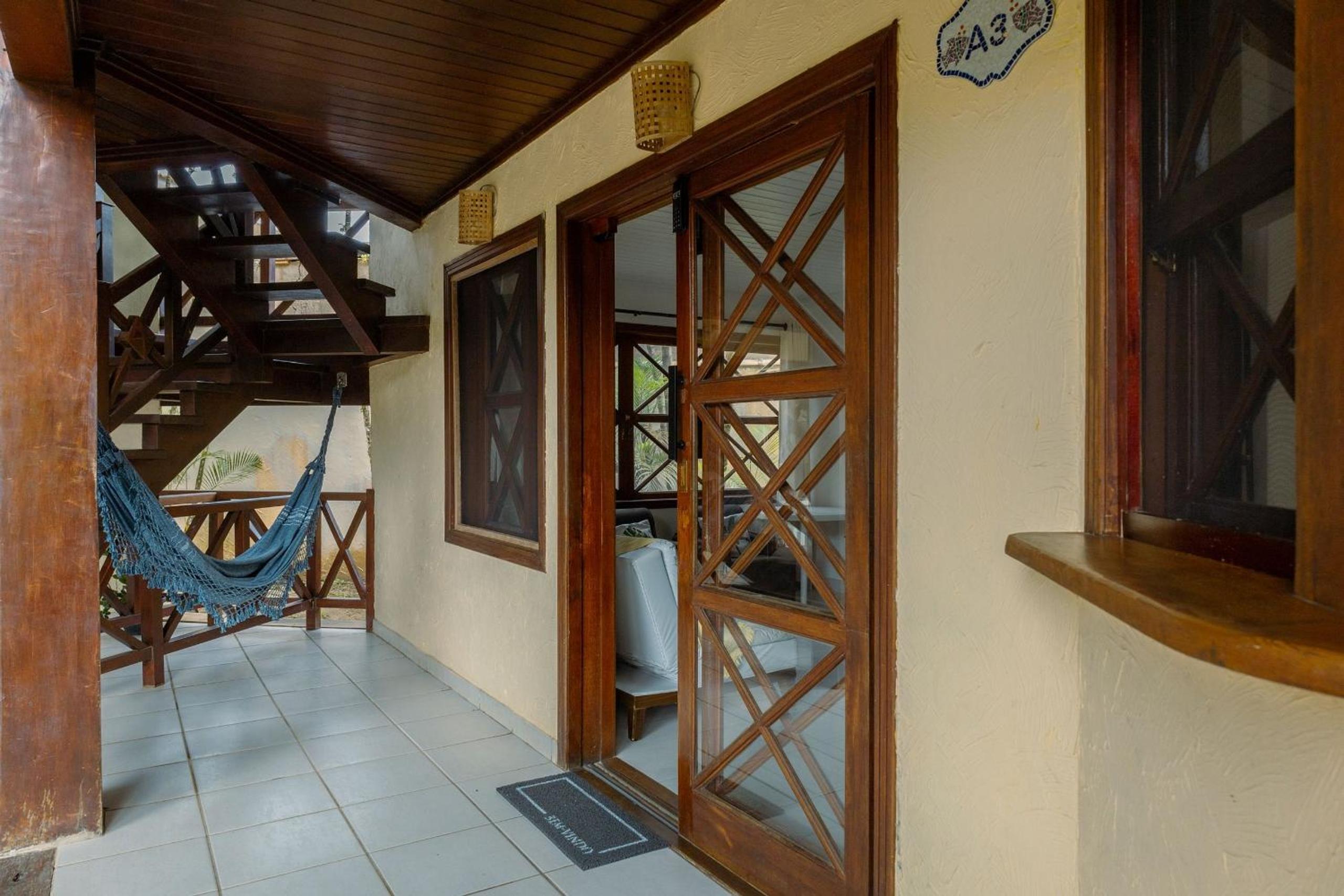 Flats de 1 e 2 dorm a 50m da Praia Maresias - Cond Lazer Completo