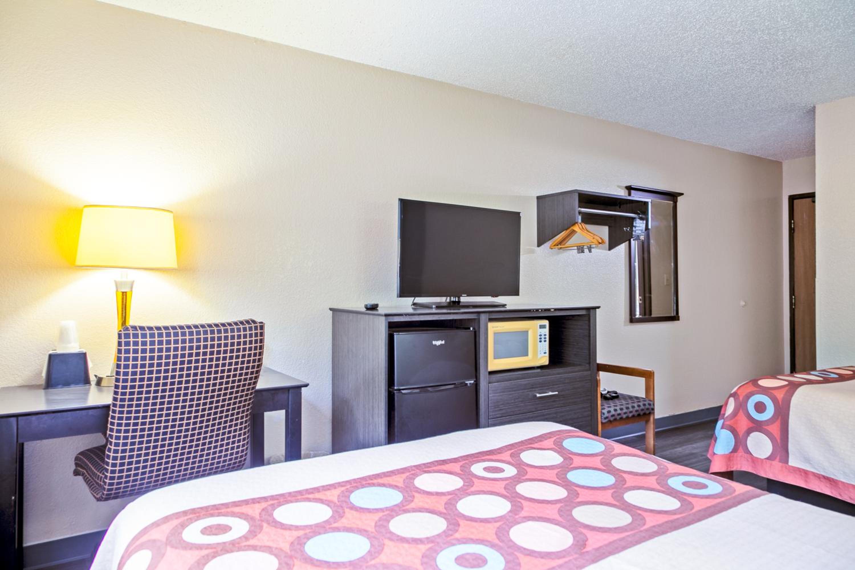 Super 8 by Wyndham Augusta Ft Eisenhower Area