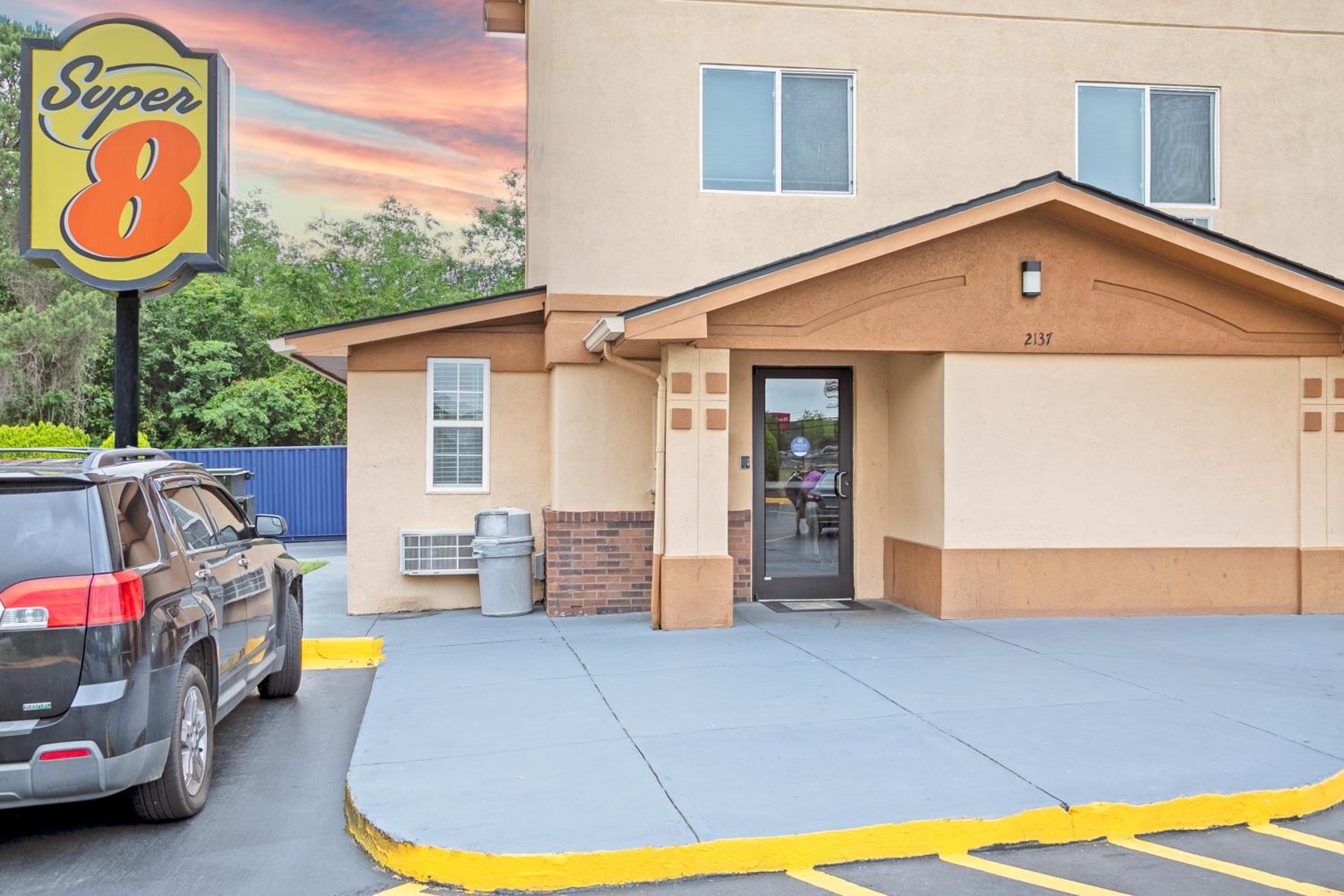 Super 8 by Wyndham Augusta Ft Eisenhower Area