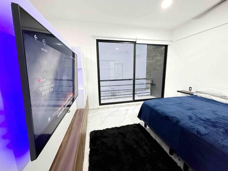 Modern Beautiful Loft 8 min away from the Beach! view 5