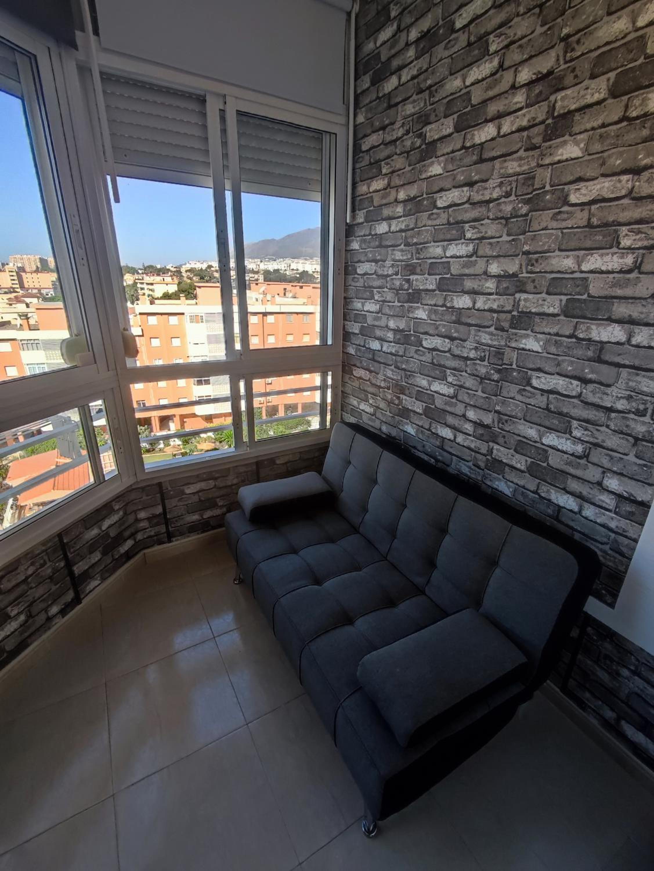 TORREMOLINOS VIEW STUDIO, VISTA MAR Y PISCINA