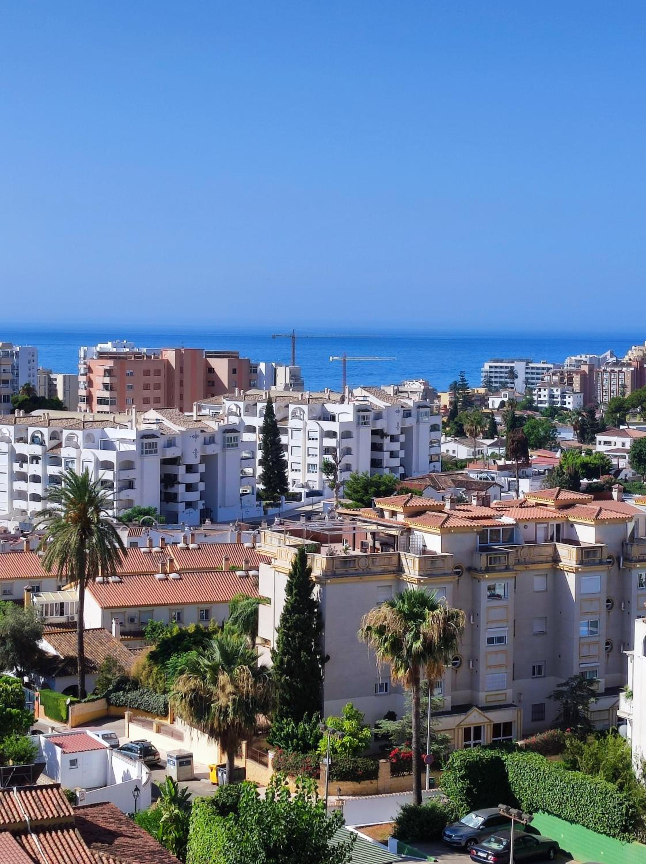 TORREMOLINOS VIEW STUDIO, VISTA MAR Y PISCINA