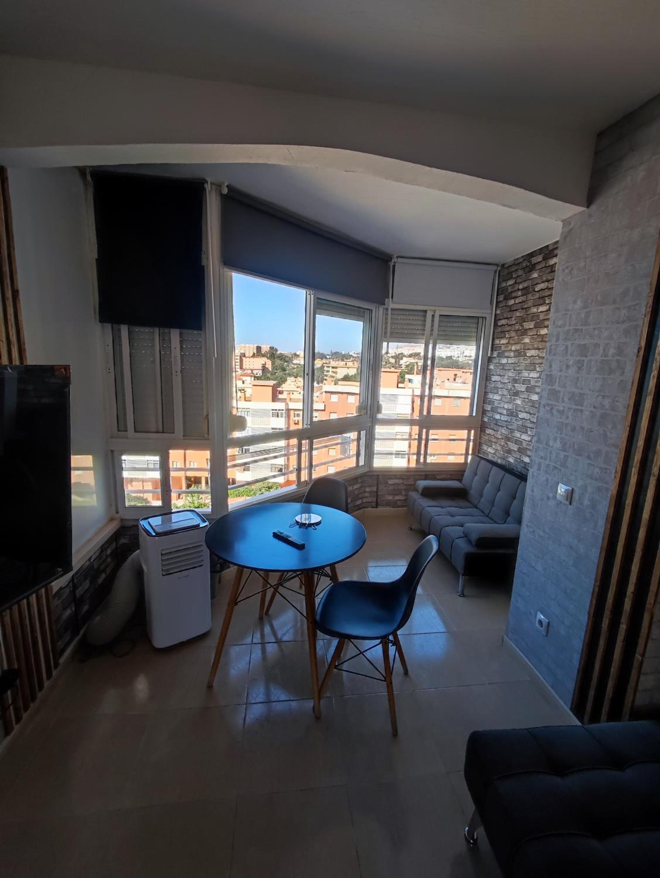 TORREMOLINOS VIEW STUDIO, VISTA MAR Y PISCINA