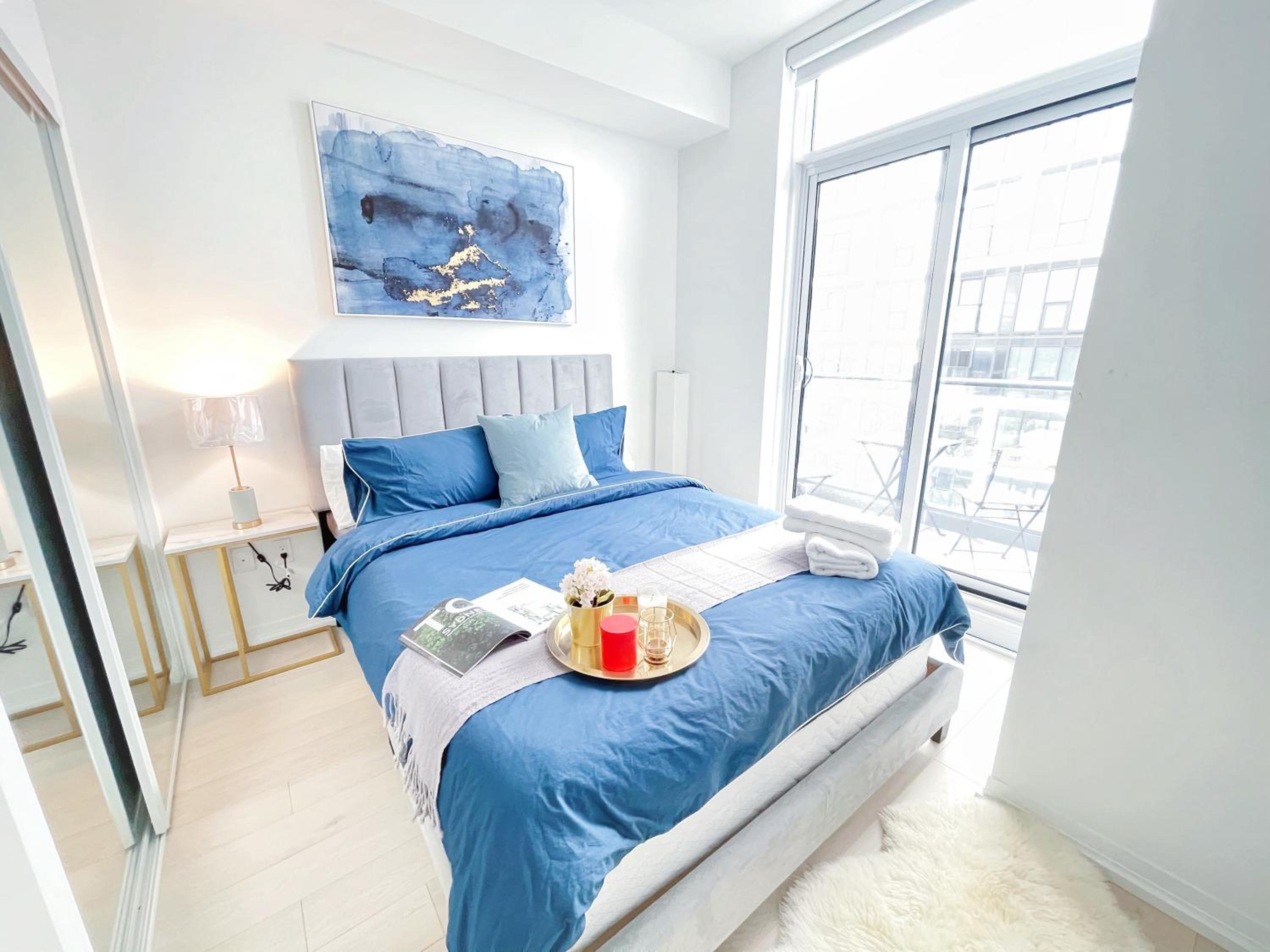 INFIVILLA Boutique Penthouse-Live in the SKY with Amazing Lakeview! Downtown Toronto!B