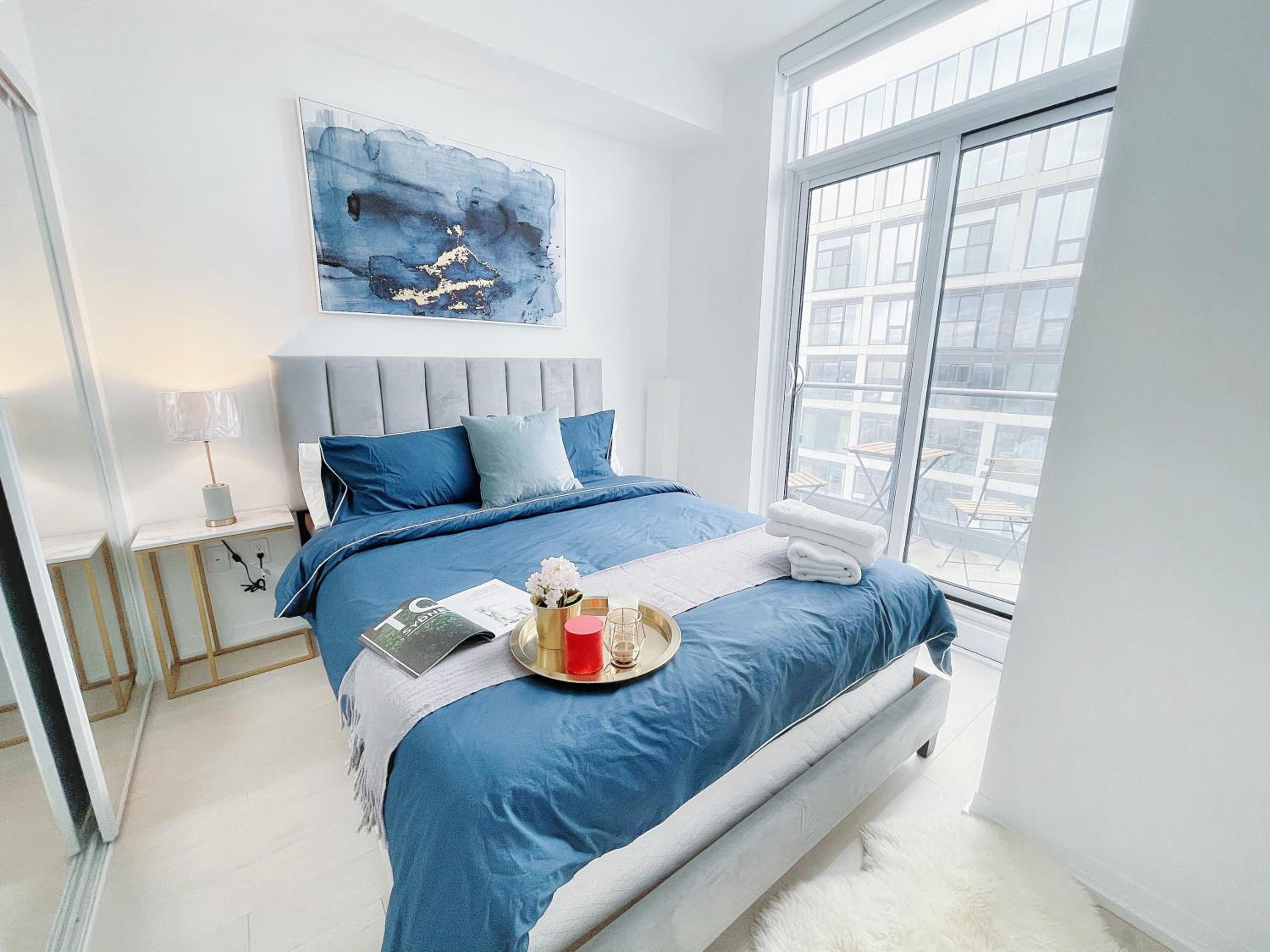 INFIVILLA Boutique Penthouse-Live in the SKY with Amazing Lakeview! Downtown Toronto!B
