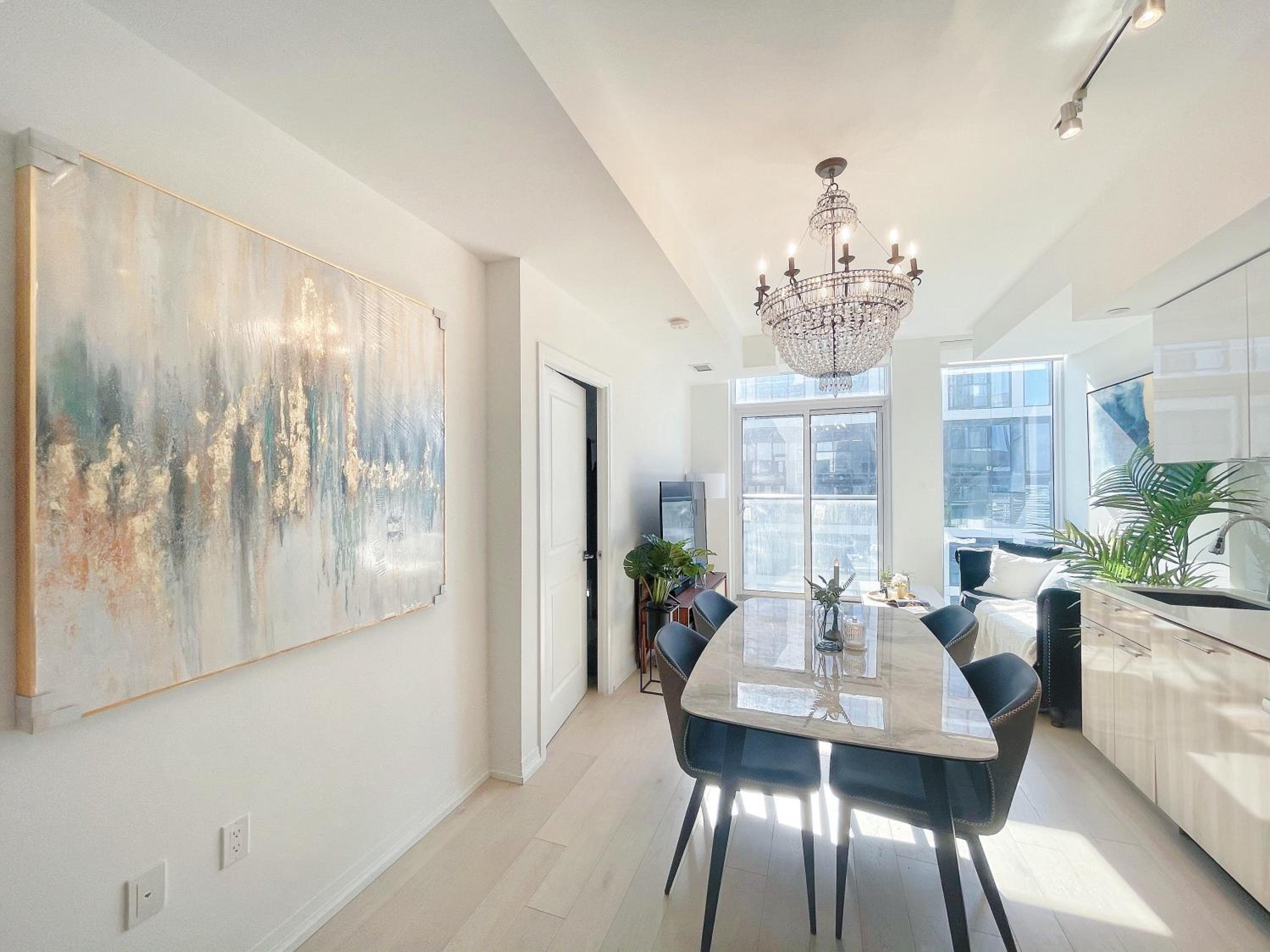 INFIVILLA Boutique Penthouse-Live in the SKY with Amazing Lakeview! Downtown Toronto!B