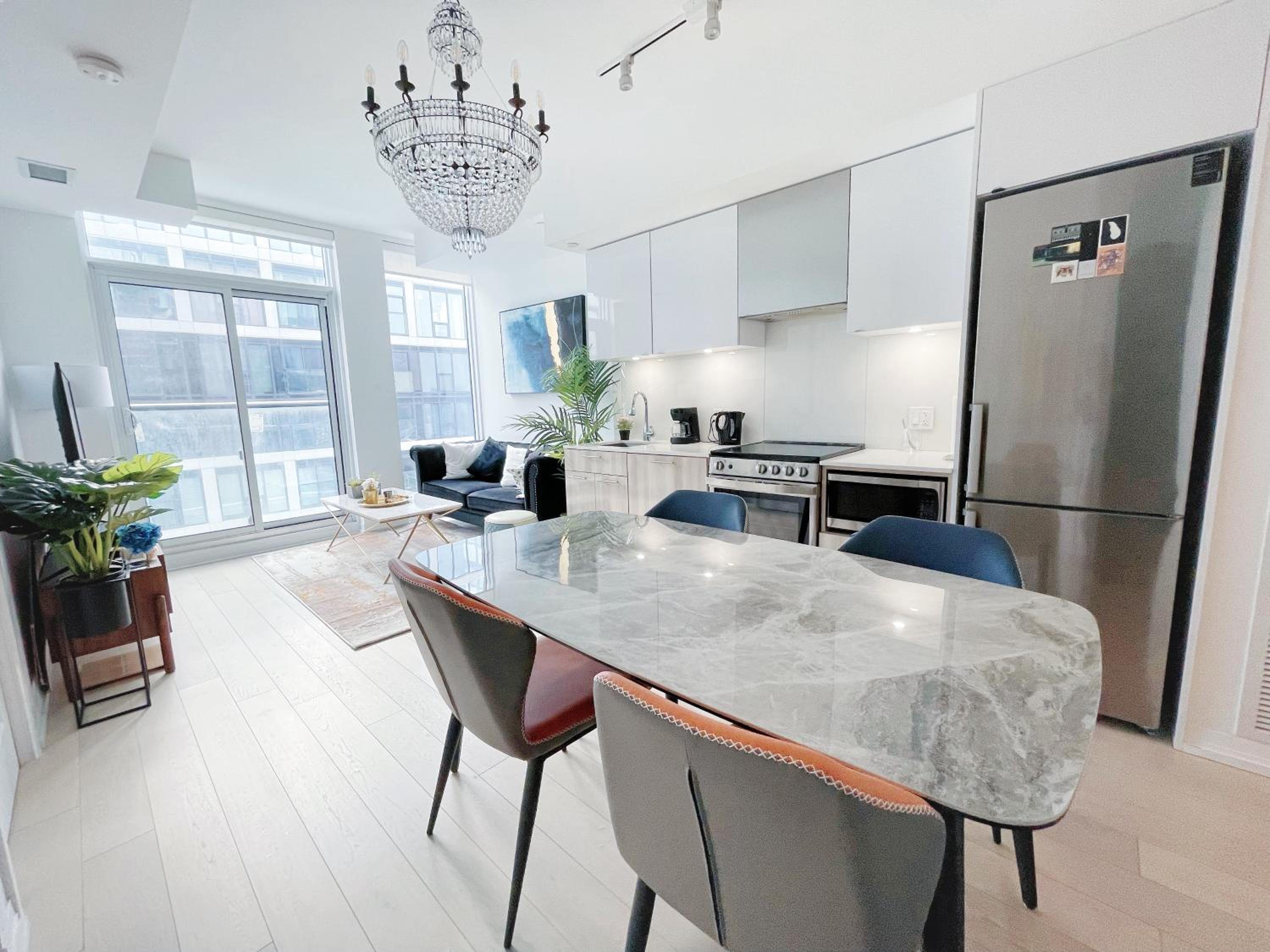 INFIVILLA Boutique Penthouse-Live in the SKY with Amazing Lakeview! Downtown Toronto!B