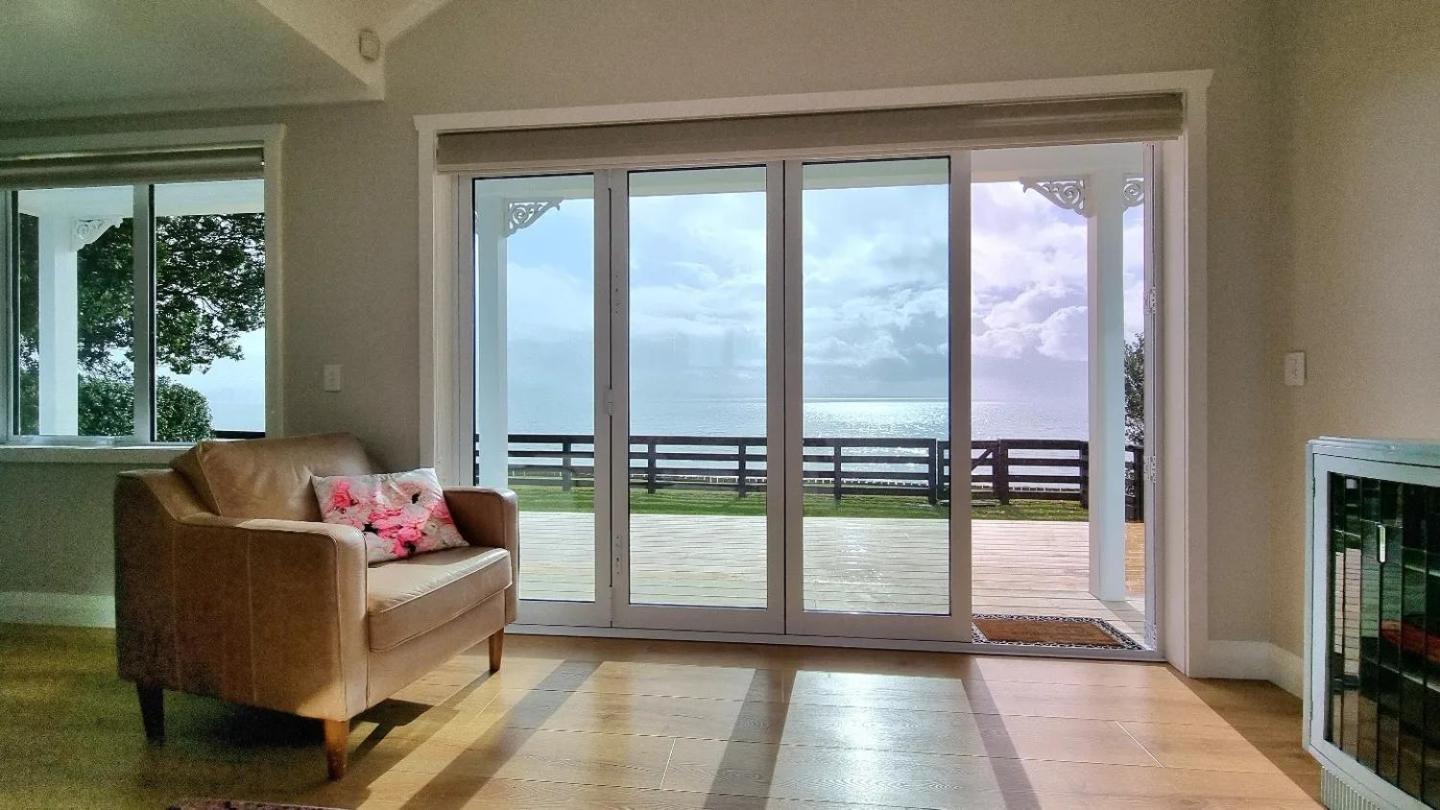 Red Rock Cottage, beachfront luxury view 2