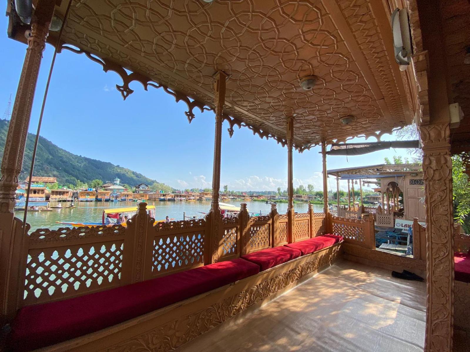 Nazneen Group Of Houseboats view 5