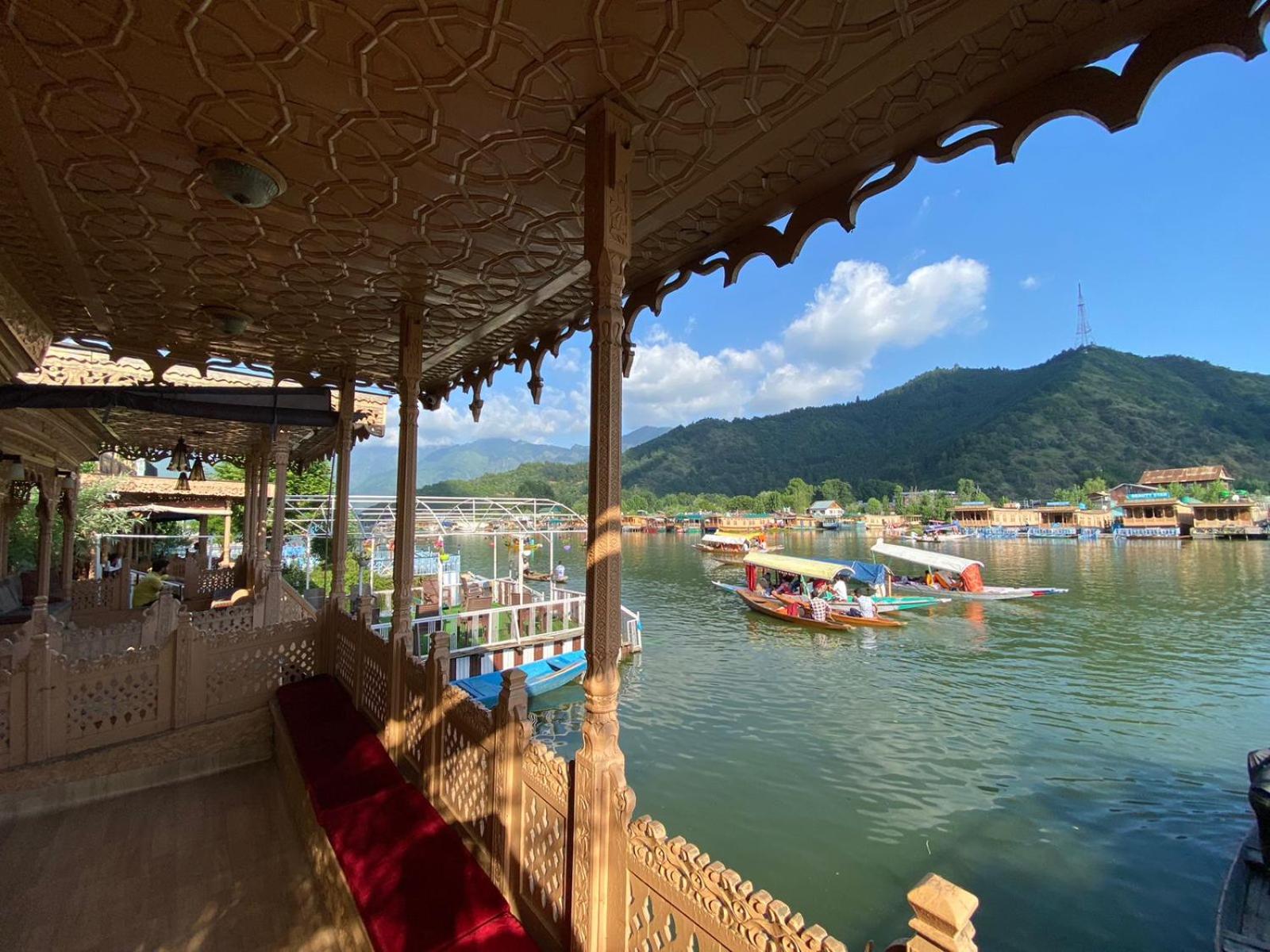 Nazneen Group Of Houseboats view 4
