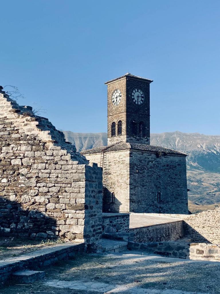 DAI Apartments- City & Castle view Gjirokaster