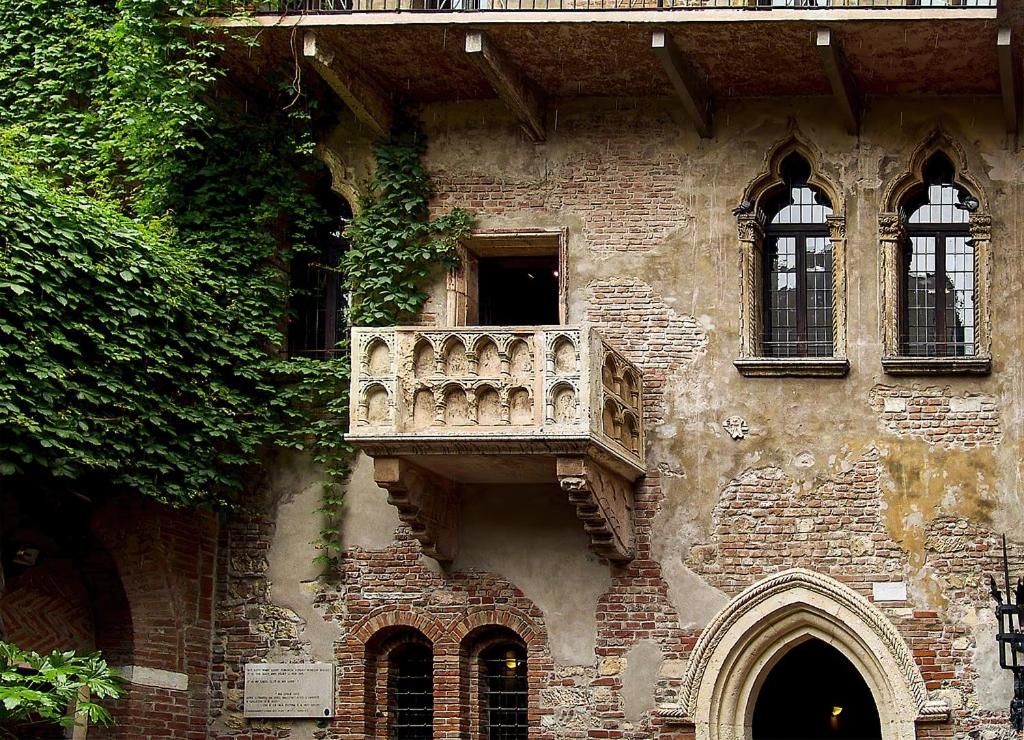 Casa Esvael - Historic Rooms in Verona City Center
