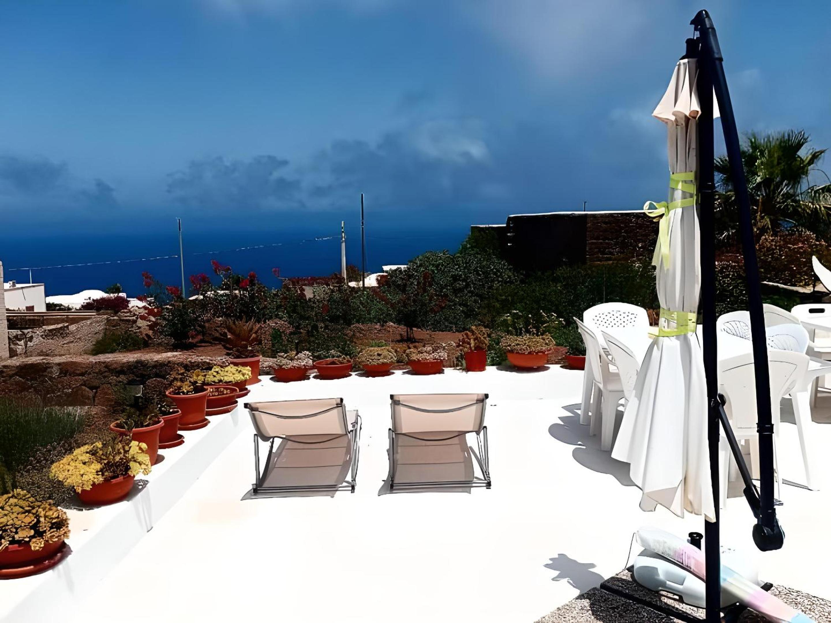 Dammuso Pantelleria - Fiori D'Ossidiana